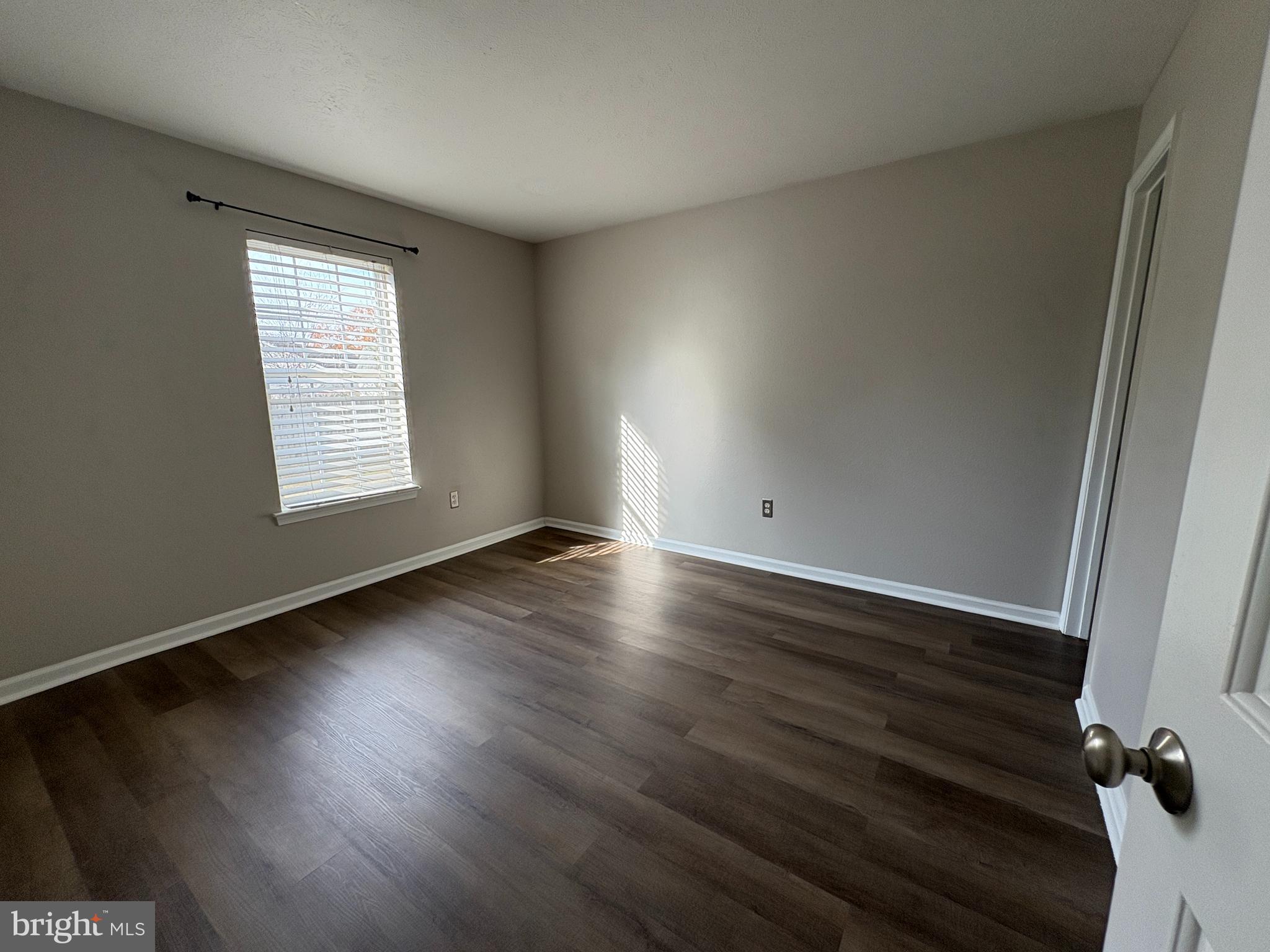 CEDAR LEE CONDOMINIUM - Residential