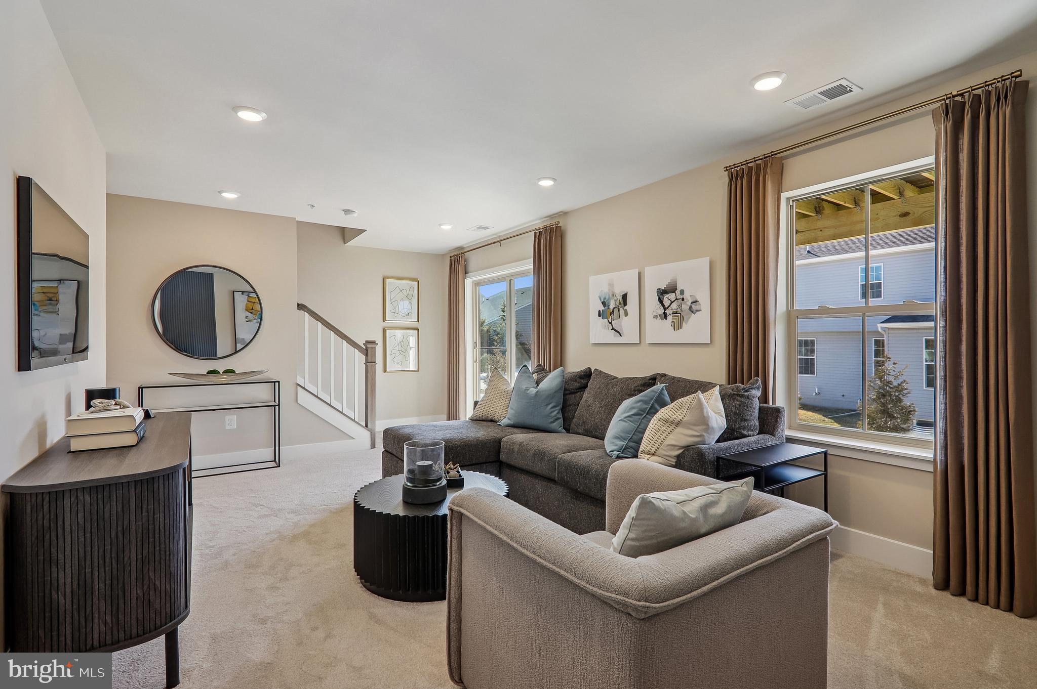 MANNING SQUARE TOWNS - Residential