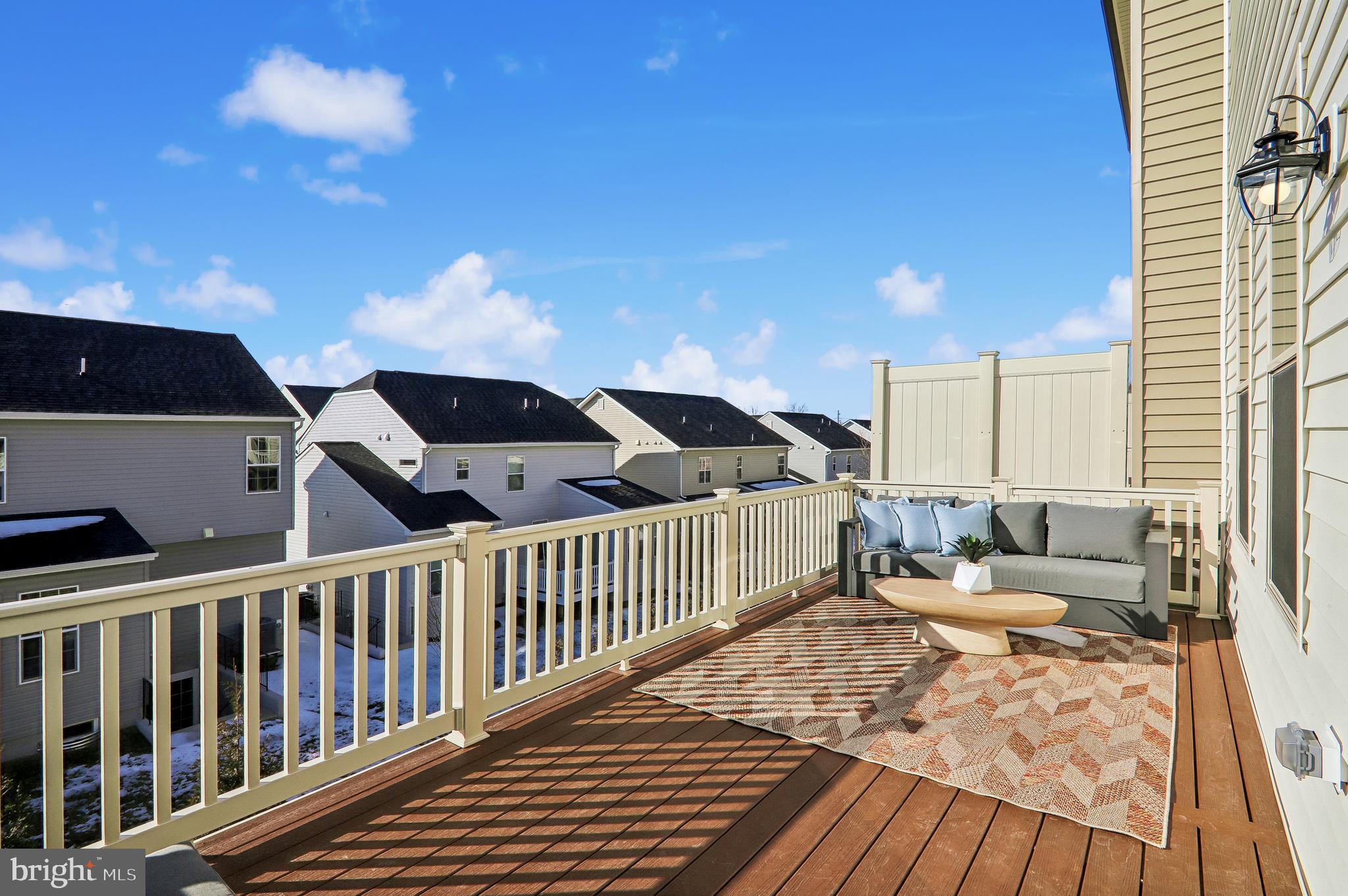 MANNING SQUARE TOWNS - Residential