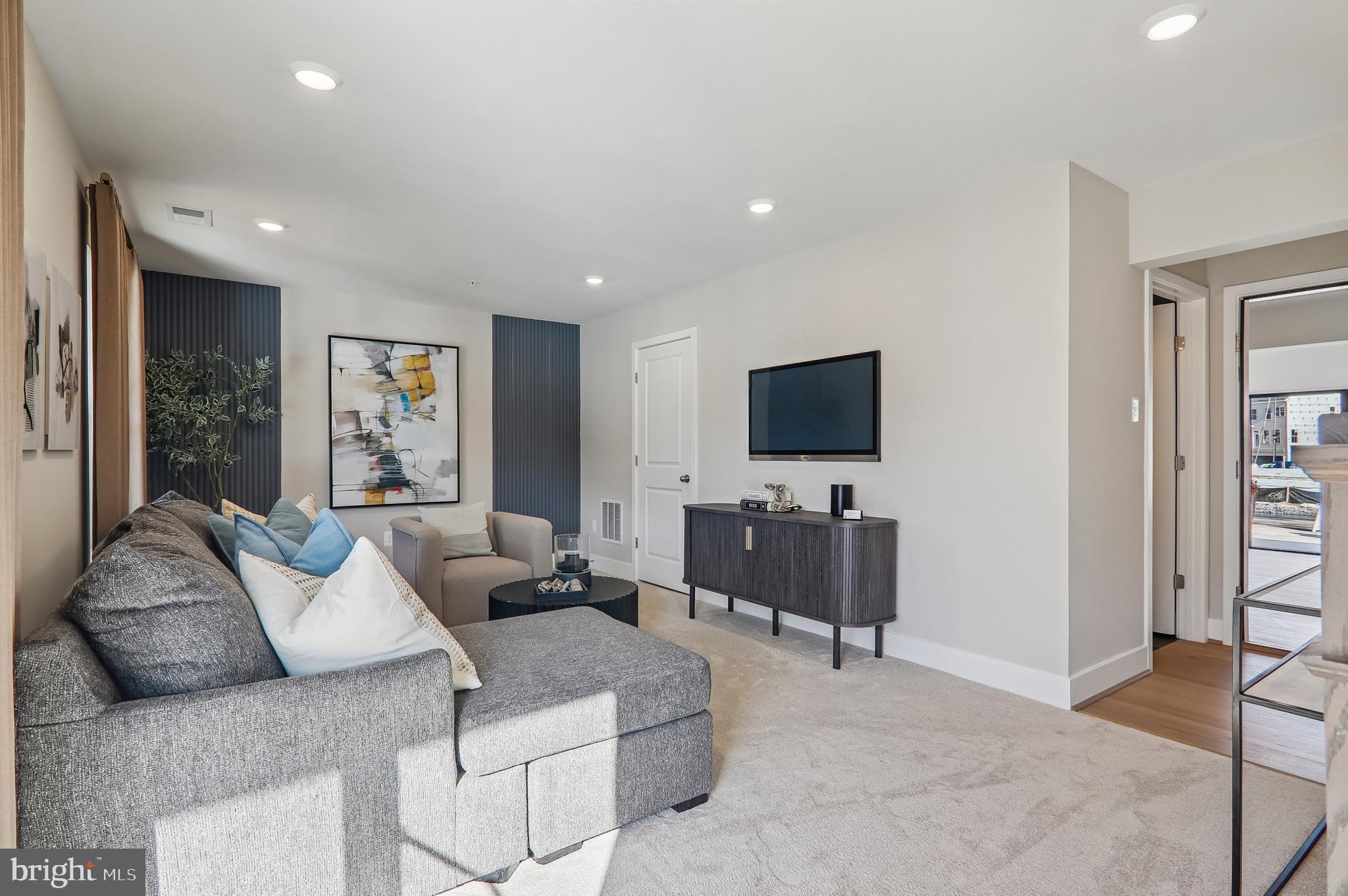 MANNING SQUARE TOWNS - Residential