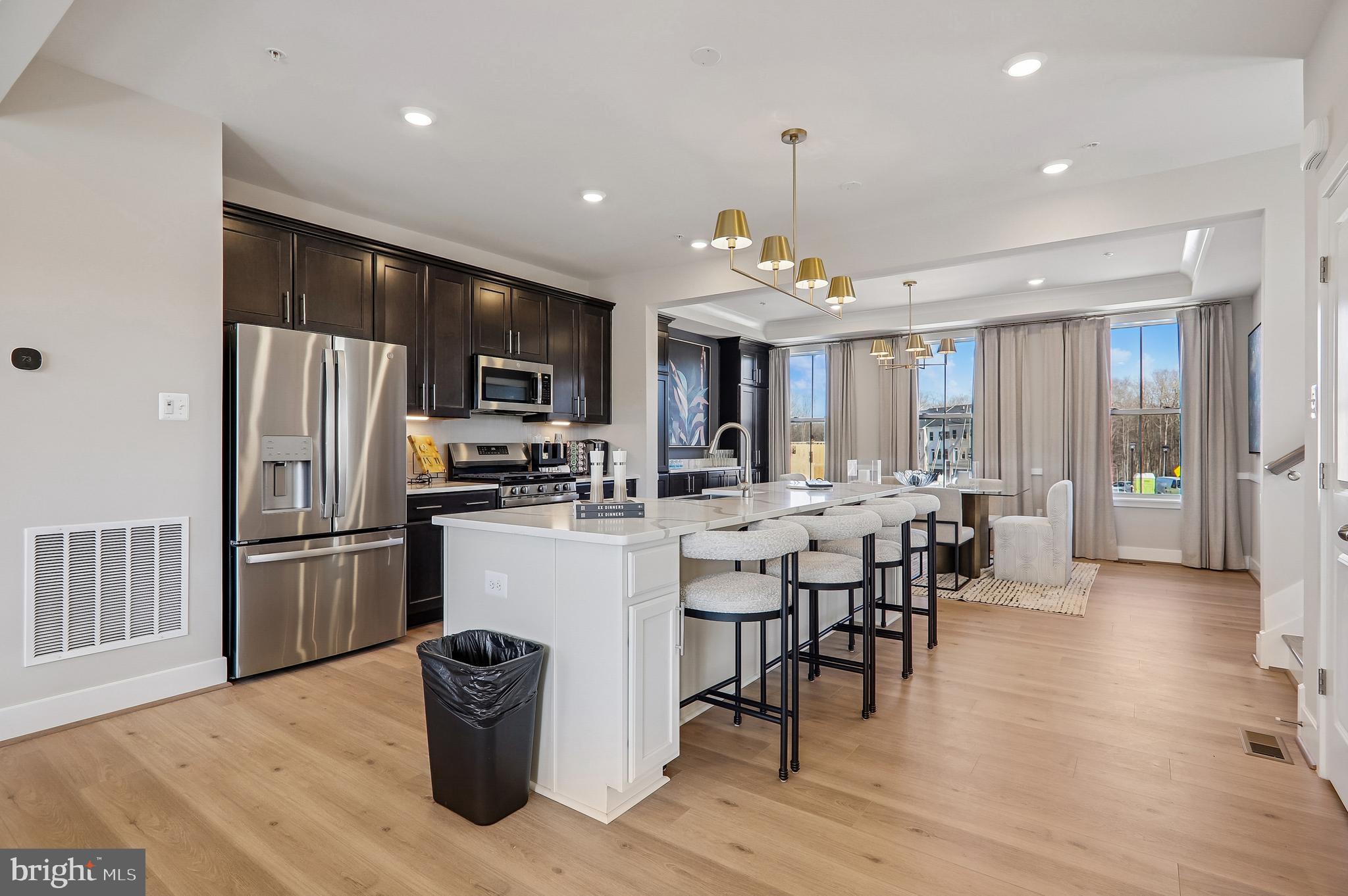 MANNING SQUARE TOWNS - Residential