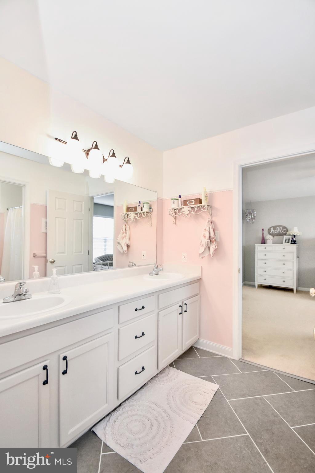 VILLAS AT HERSHEY MEADOWS - Residential Lease