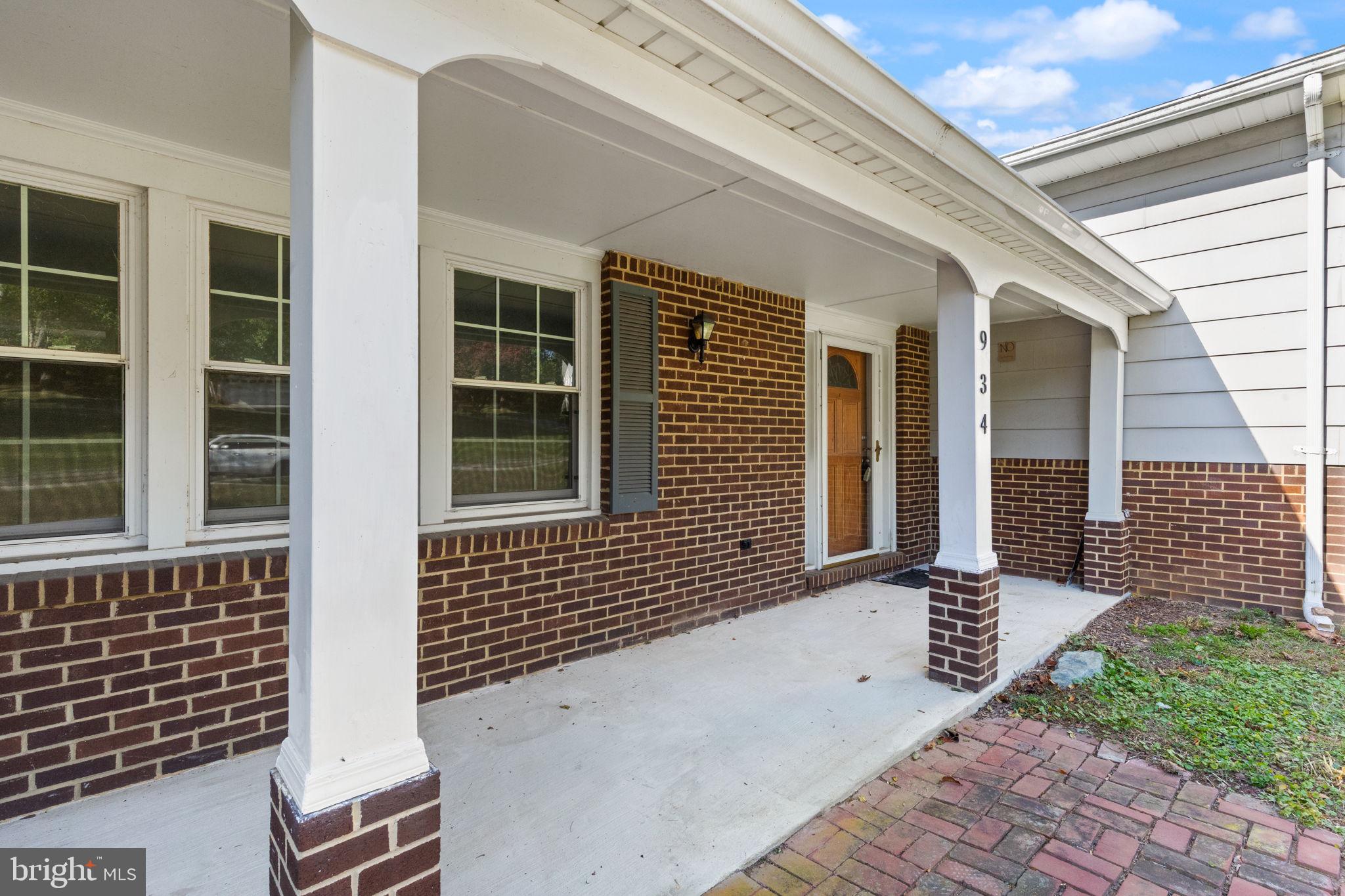 934 WINCHESTER DRIVE