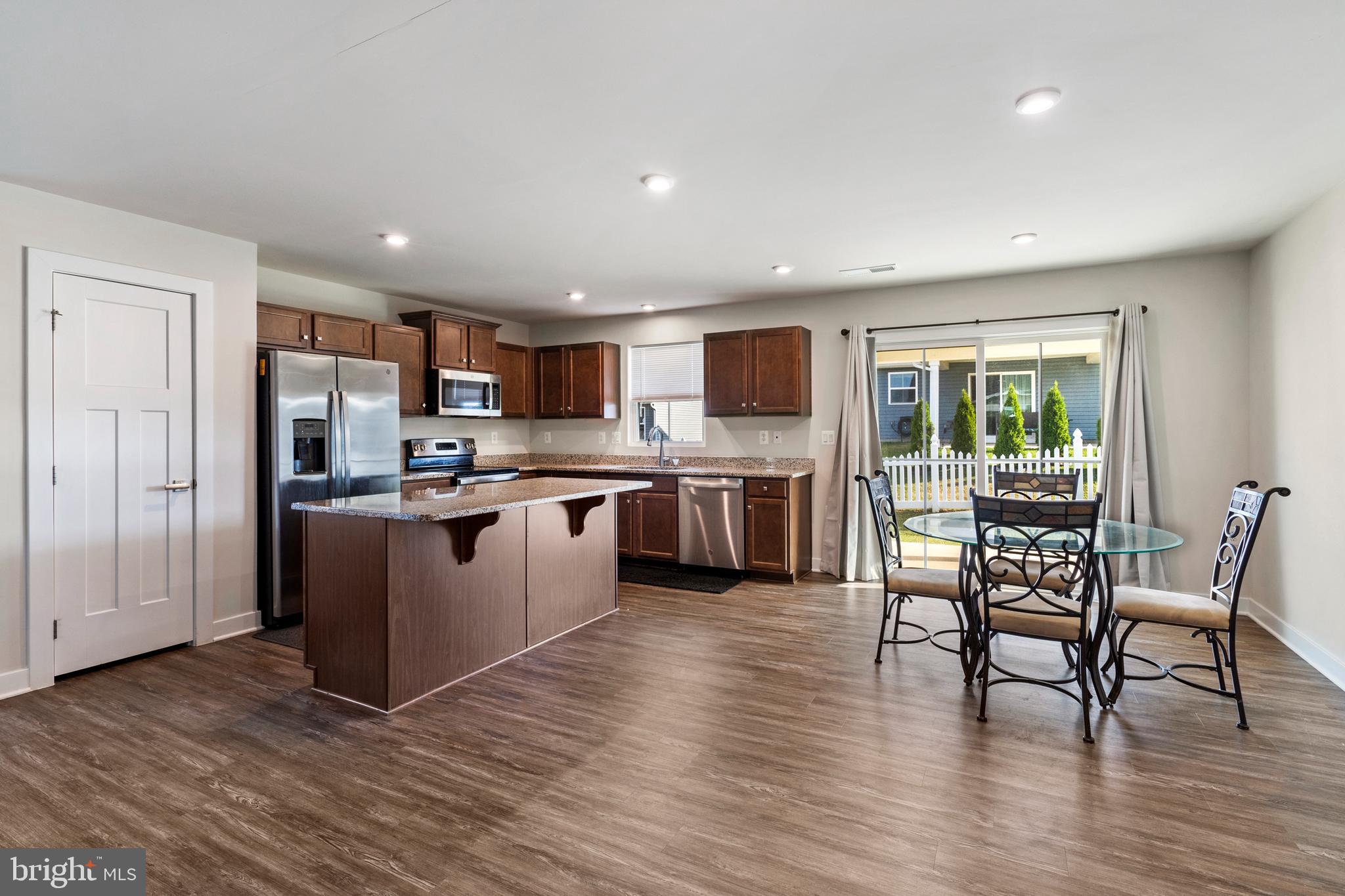 16 OPULENT COURT - Photo 4
