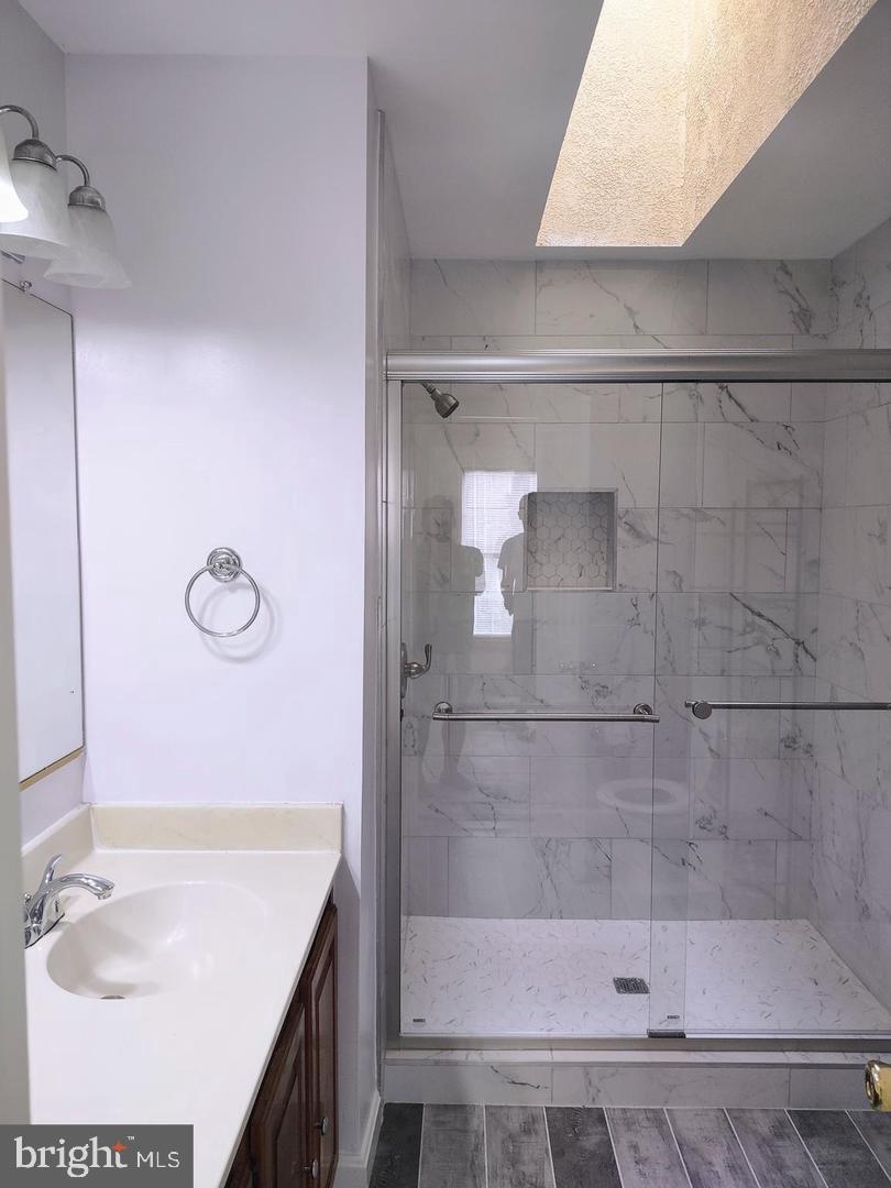 BULL RUN/PARADISE - Residential Lease