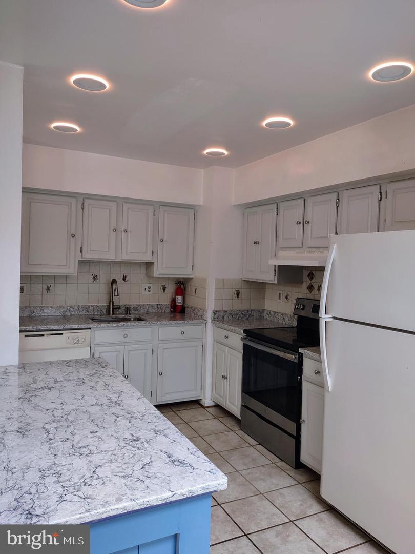 BULL RUN/PARADISE - Residential Lease