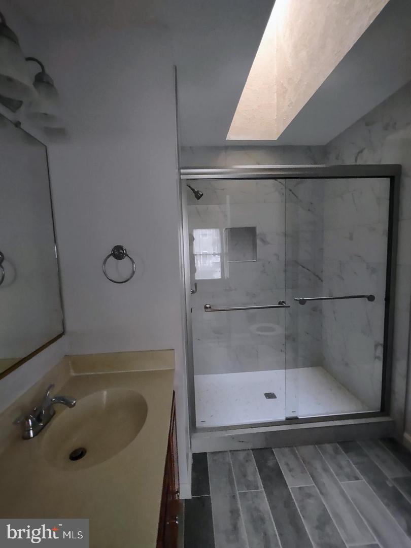 BULL RUN/PARADISE - Residential Lease