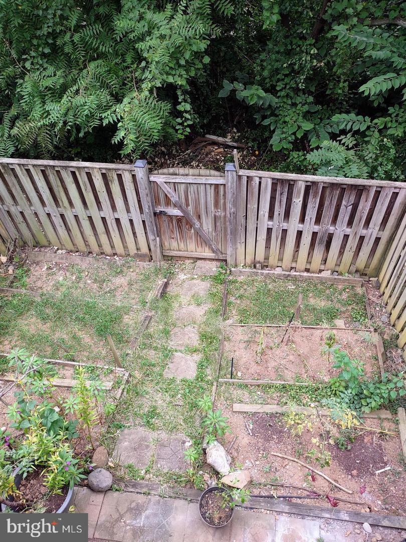 BULL RUN/PARADISE - Residential Lease