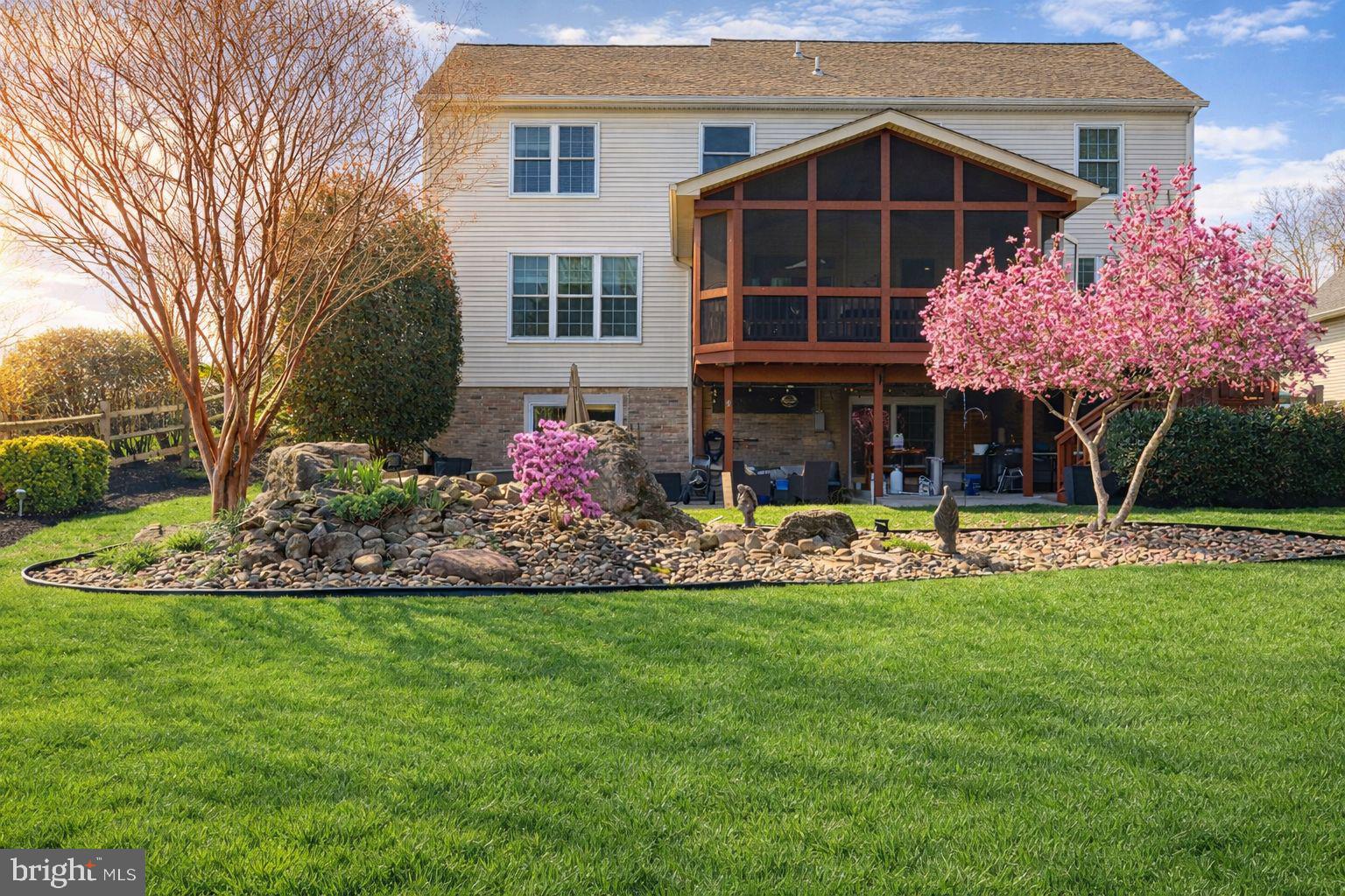 CREEKSIDE PARK - Residential