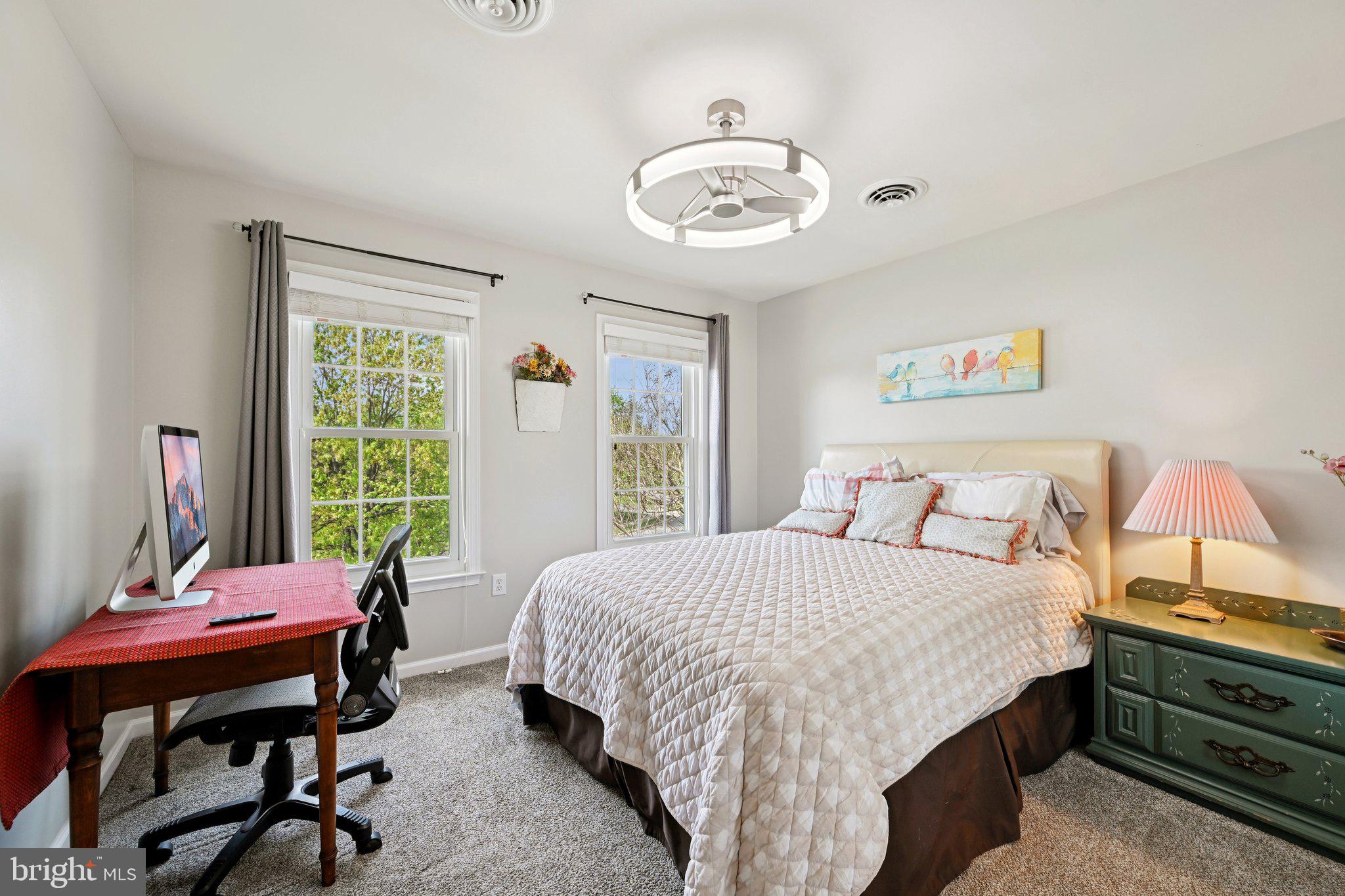 CREEKSIDE PARK - Residential