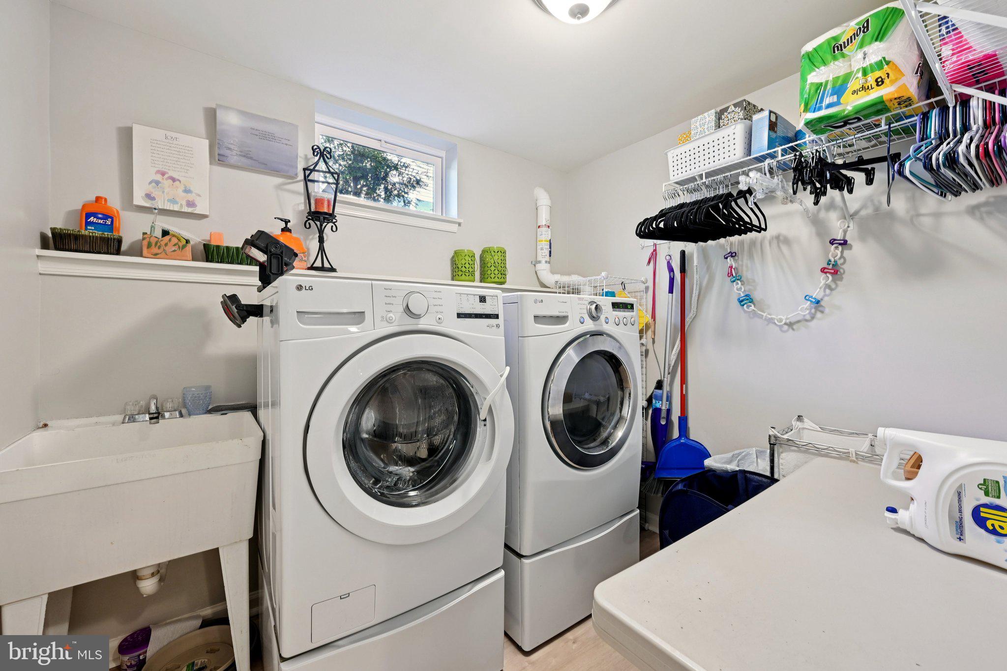 CREEKSIDE PARK - Residential