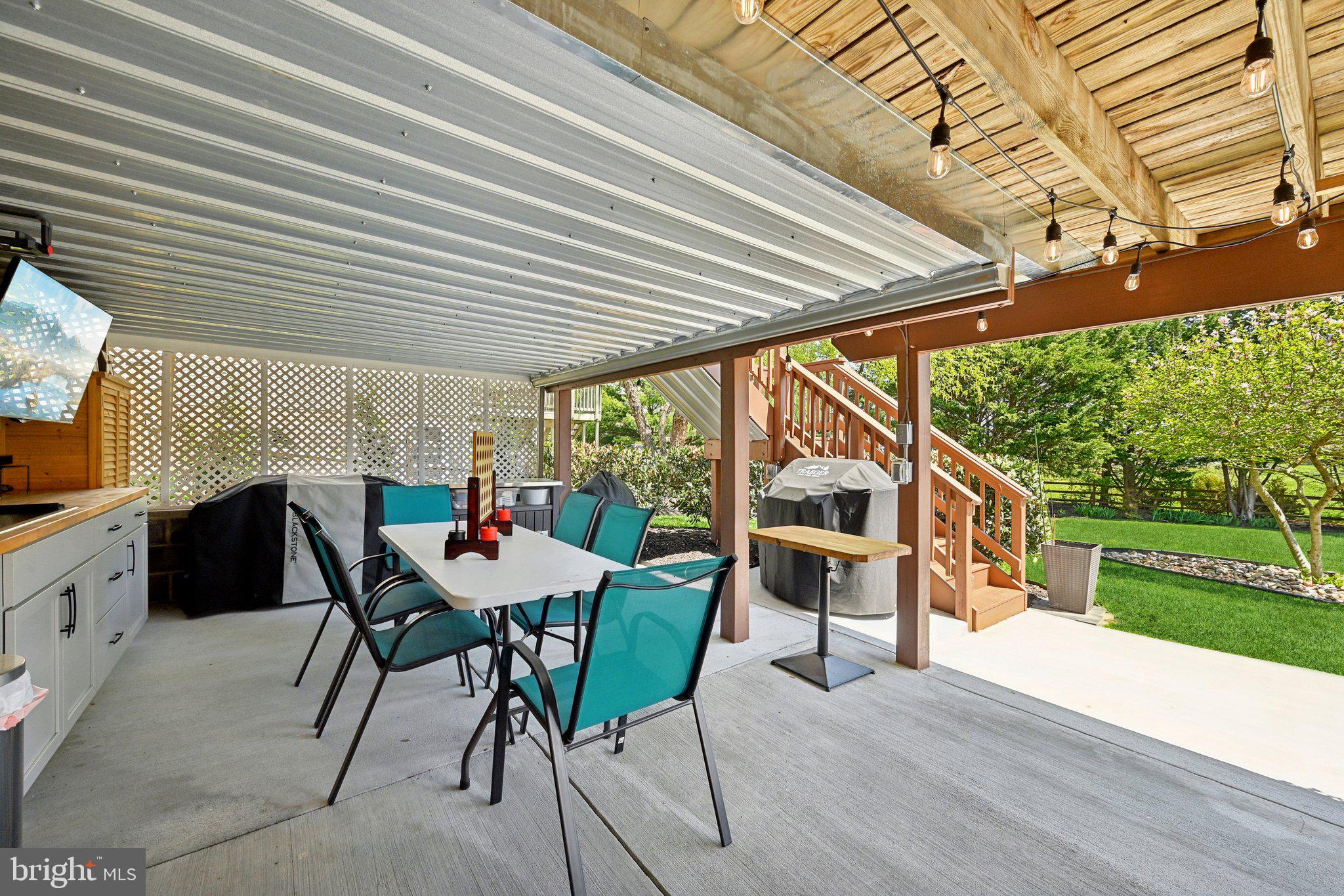 CREEKSIDE PARK - Residential