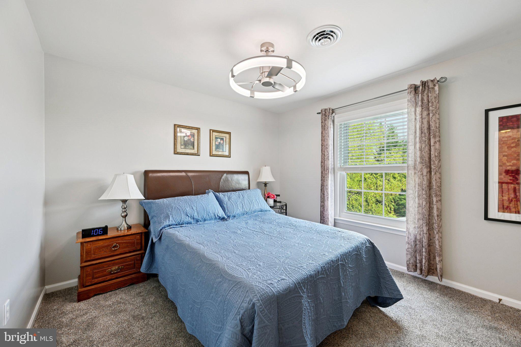 CREEKSIDE PARK - Residential