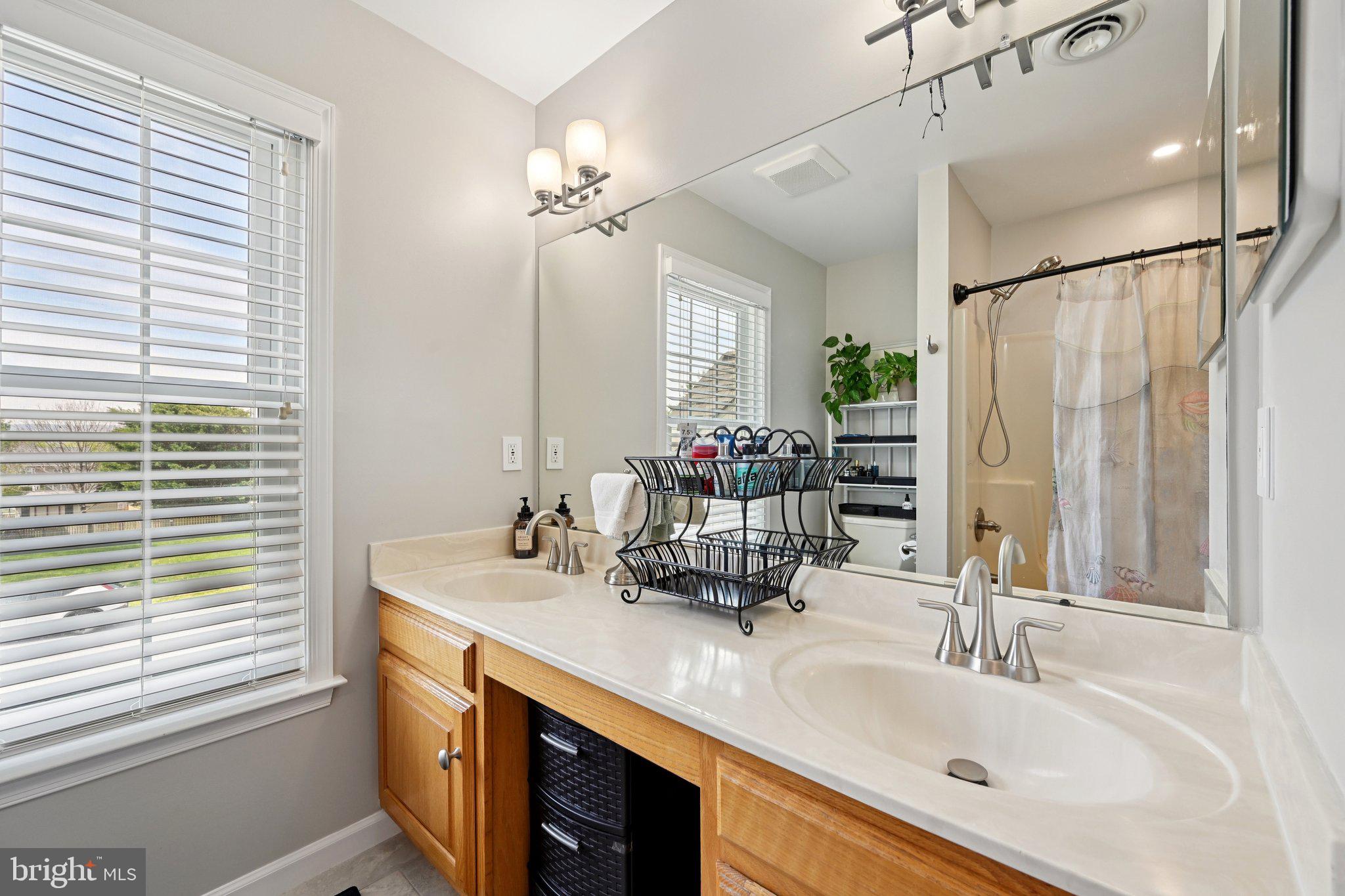 CREEKSIDE PARK - Residential