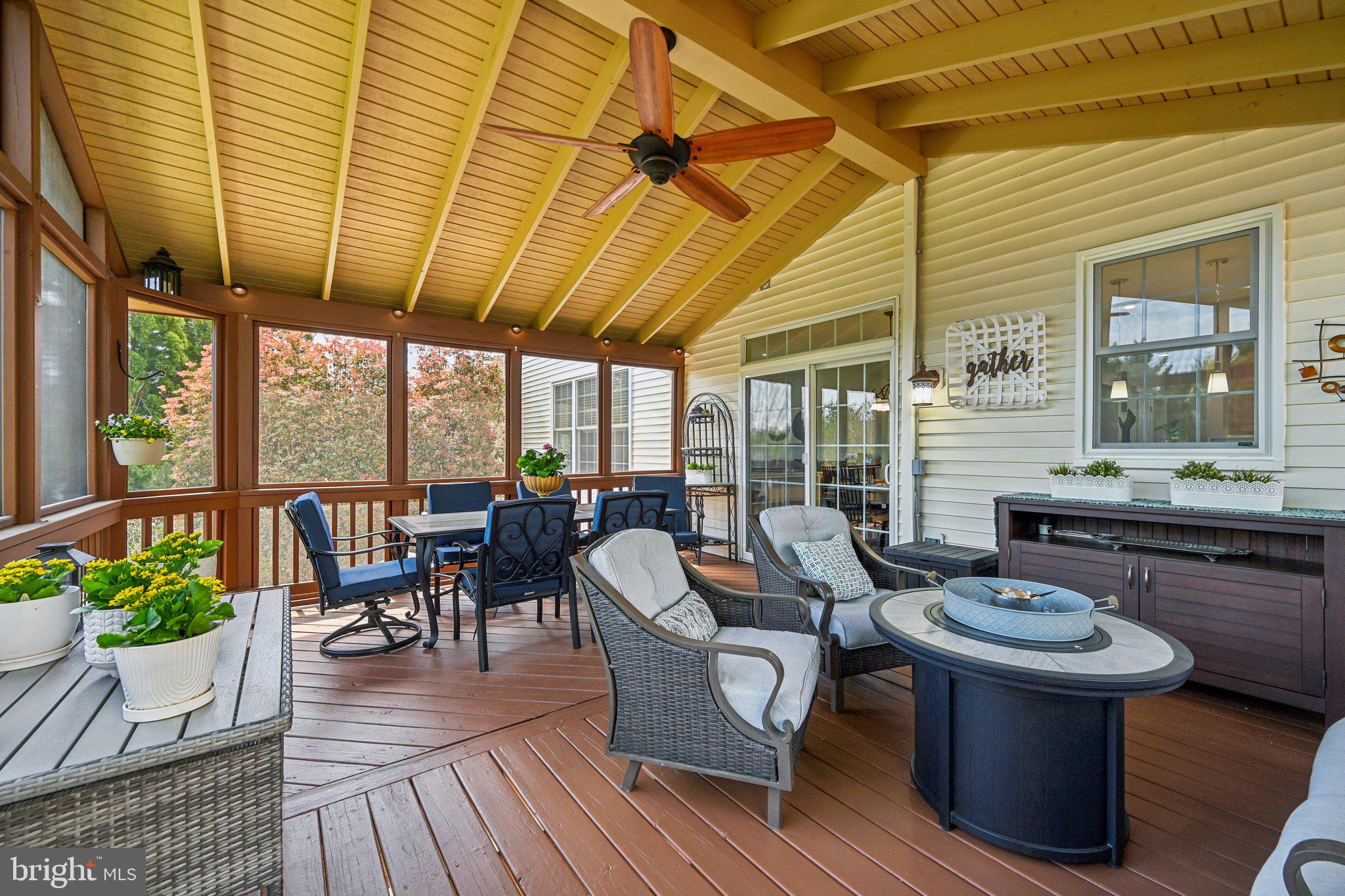 CREEKSIDE PARK - Residential