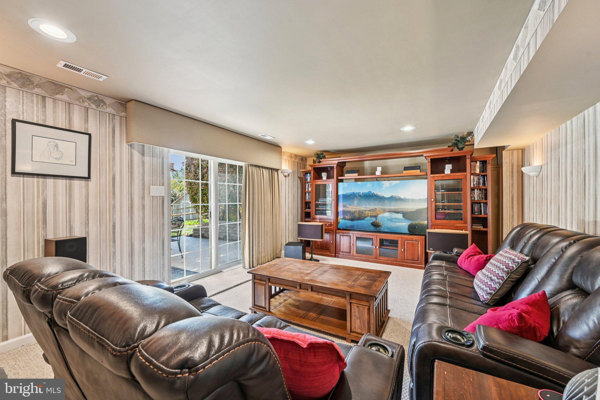 CREEKSIDE PARK - Residential