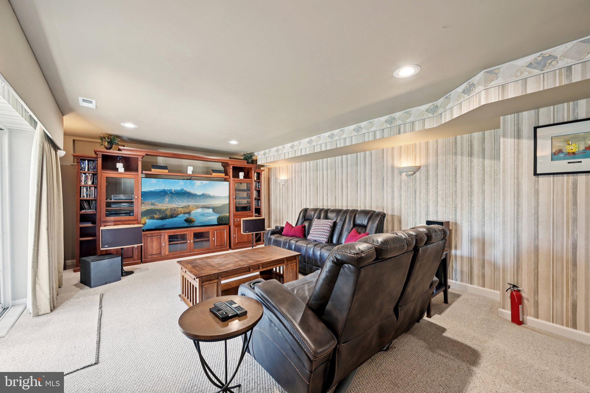 CREEKSIDE PARK - Residential