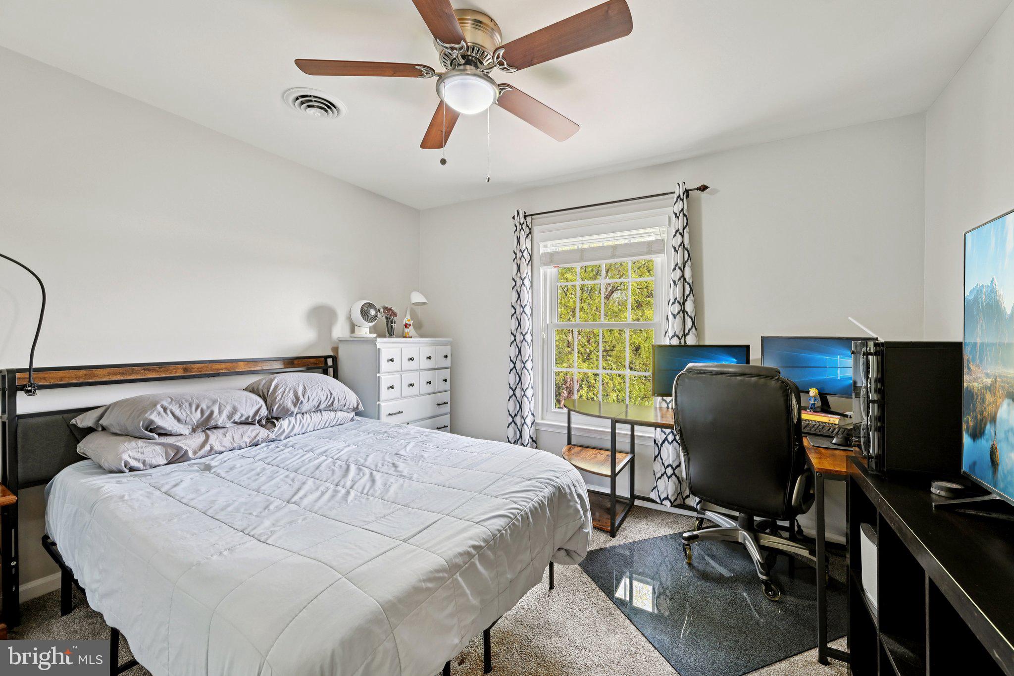 CREEKSIDE PARK - Residential