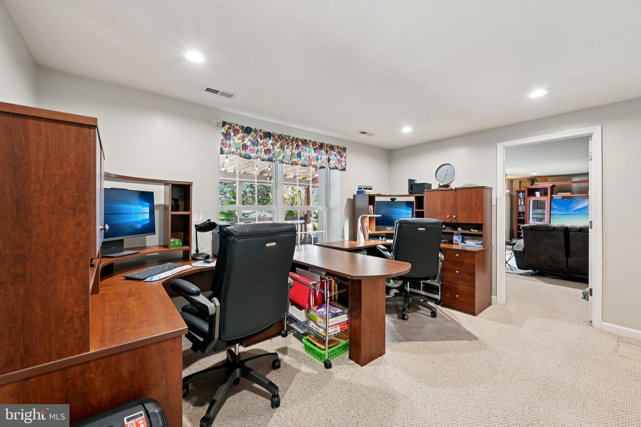 CREEKSIDE PARK - Residential