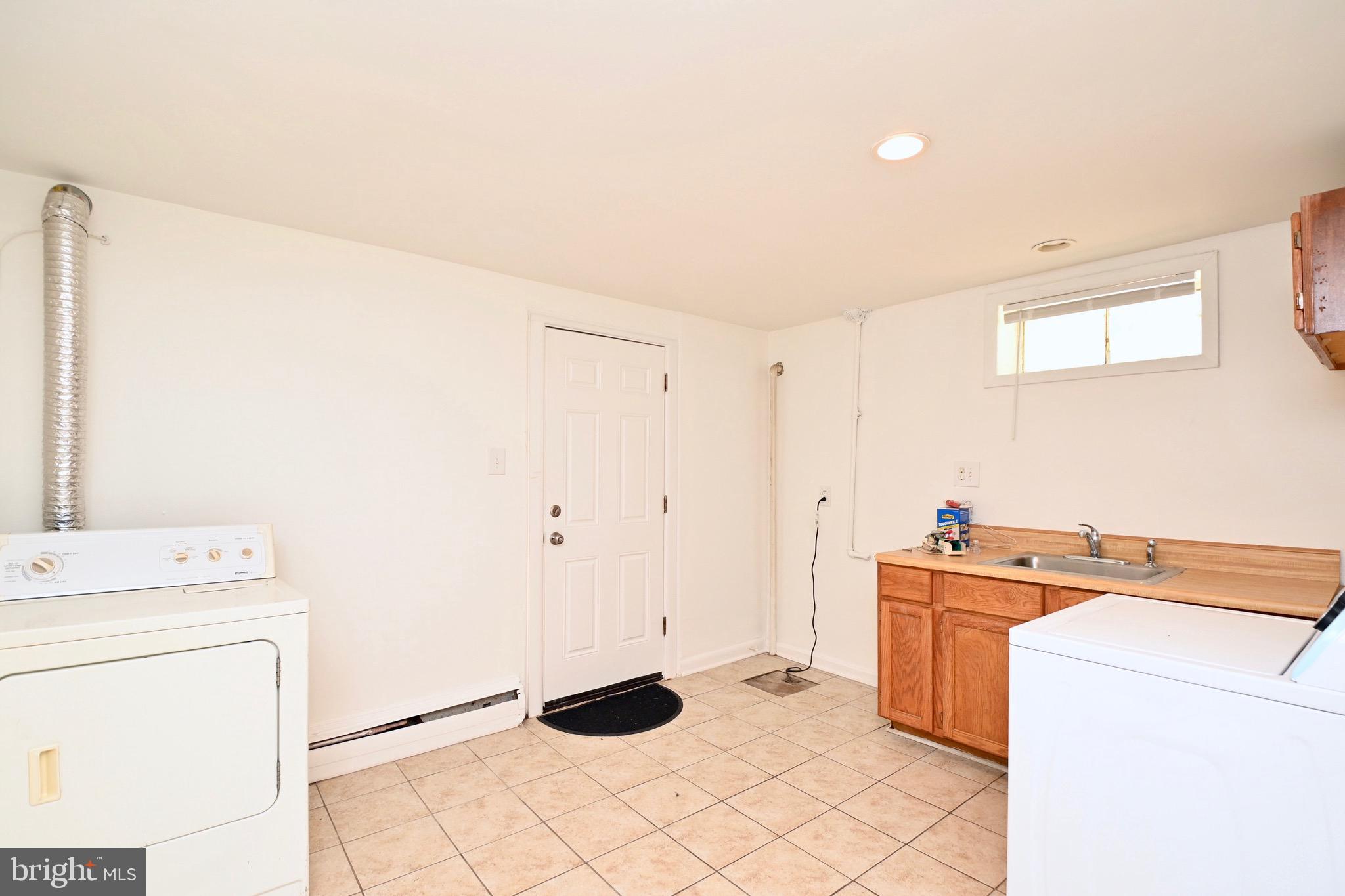 HILLCREST HEIGHTS - Residential Lease