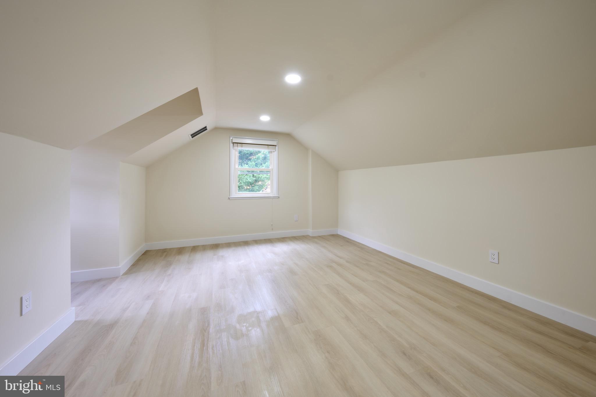 KENT GARDENS - Residential