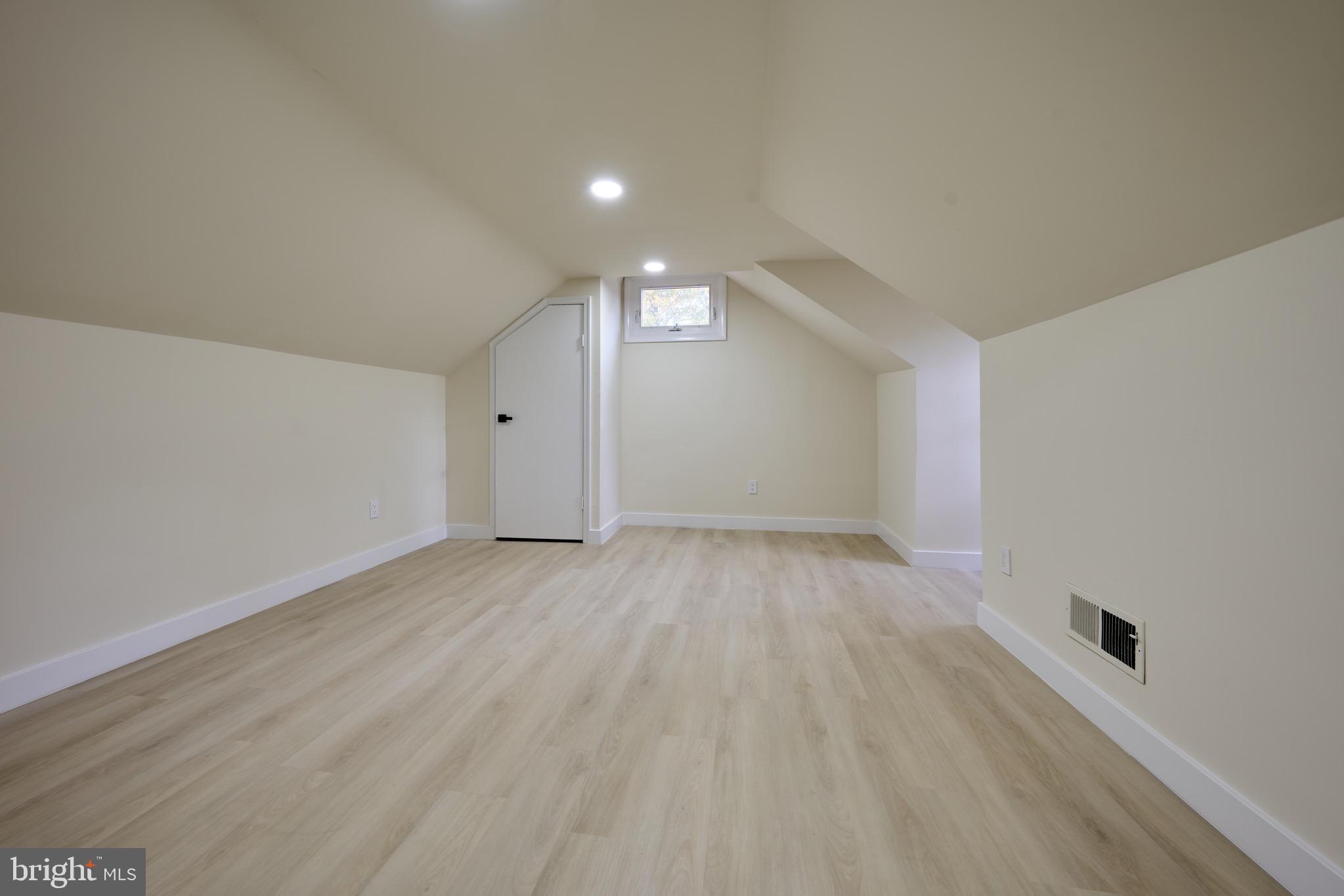 KENT GARDENS - Residential