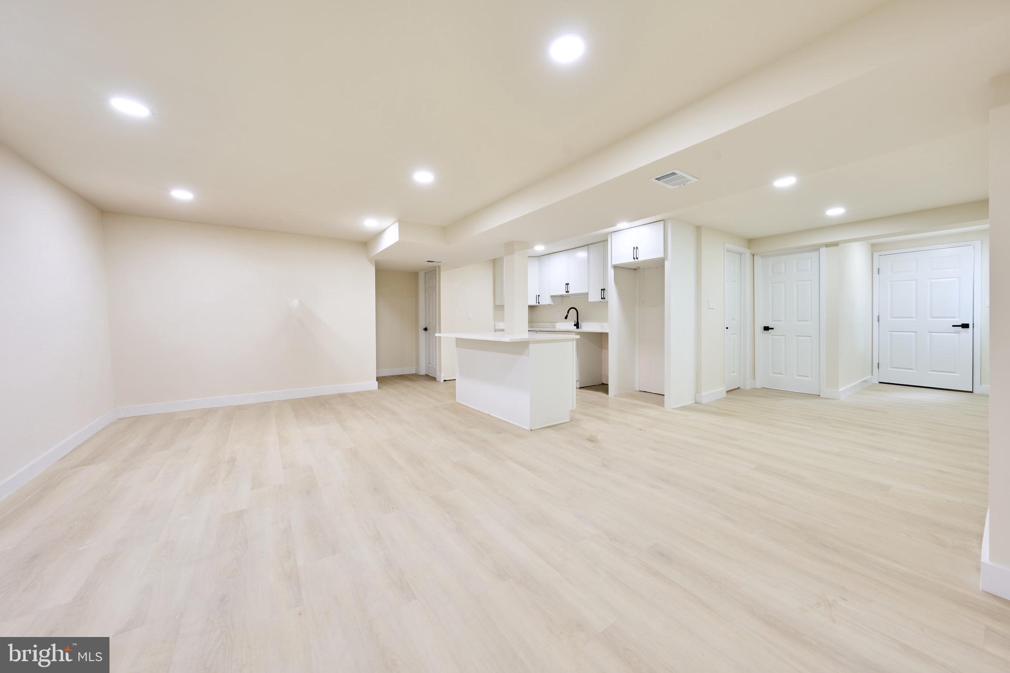 KENT GARDENS - Residential