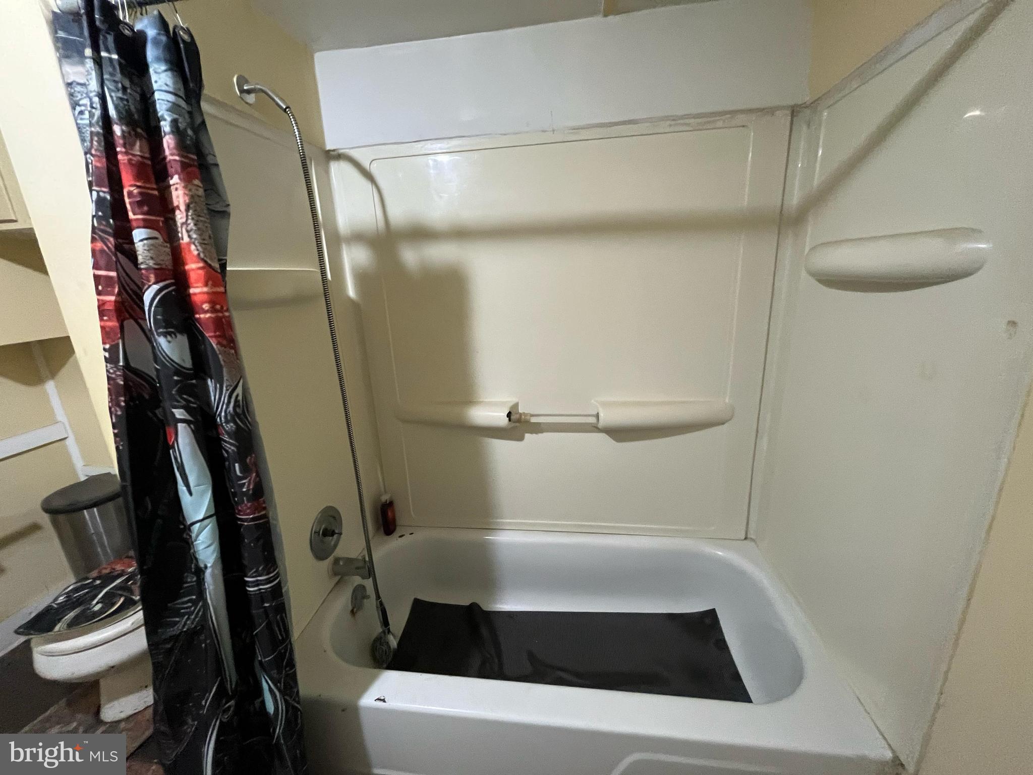 MIDDLETOWN - Residential