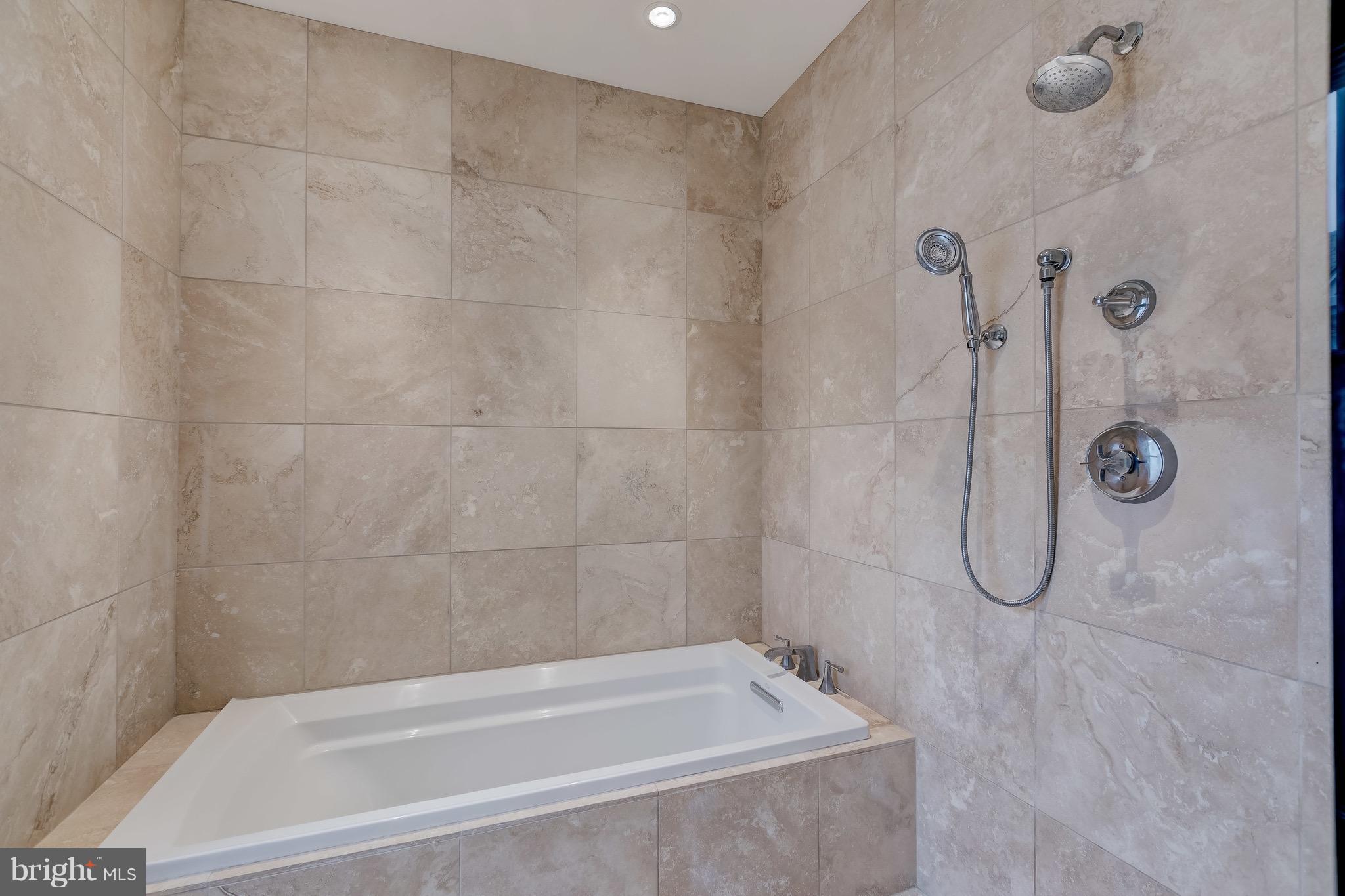 EASTPORT - Residential