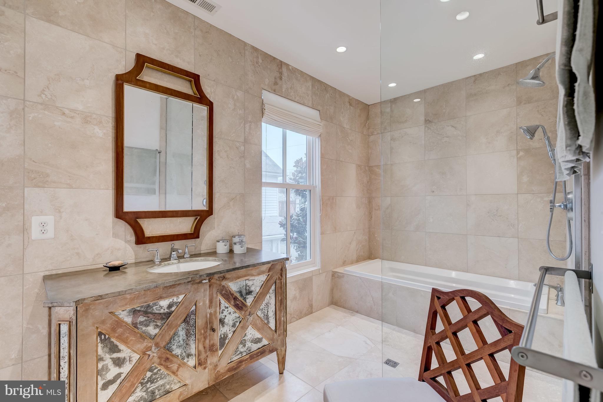 EASTPORT - Residential