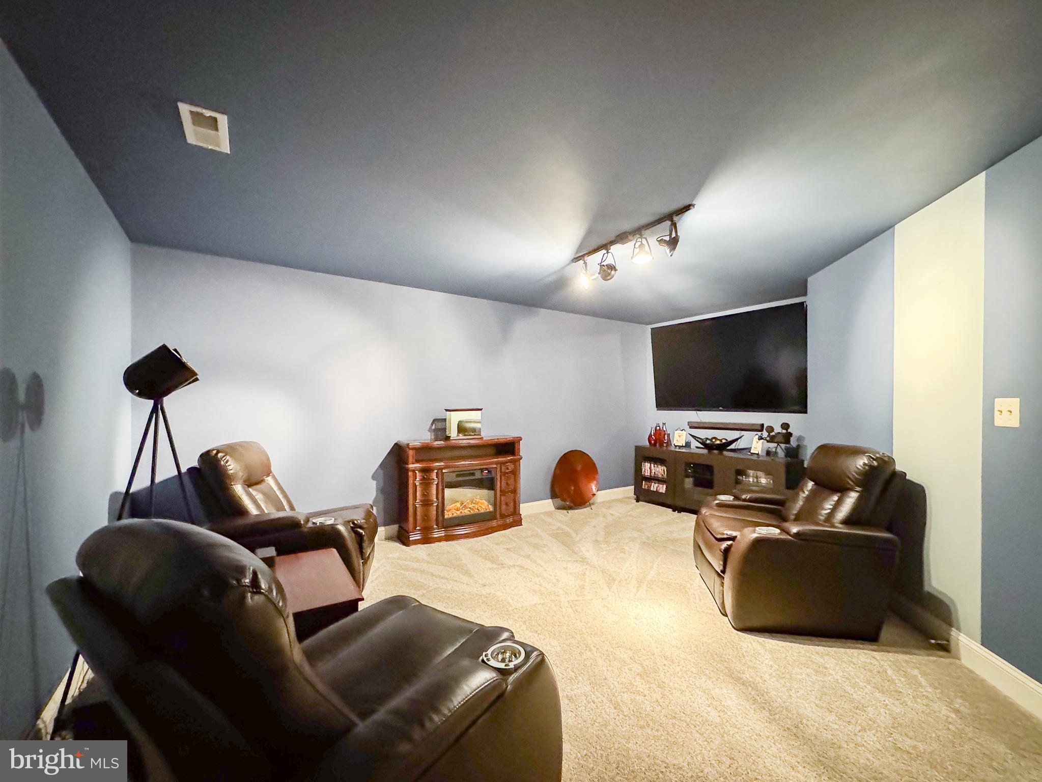 HAMMONDS MILL - Residential