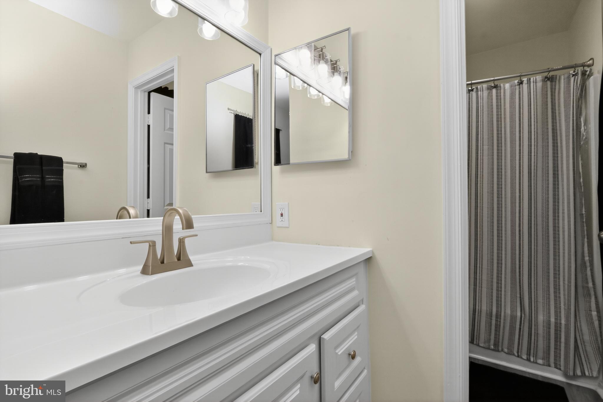 HERITAGE OAKS - Residential