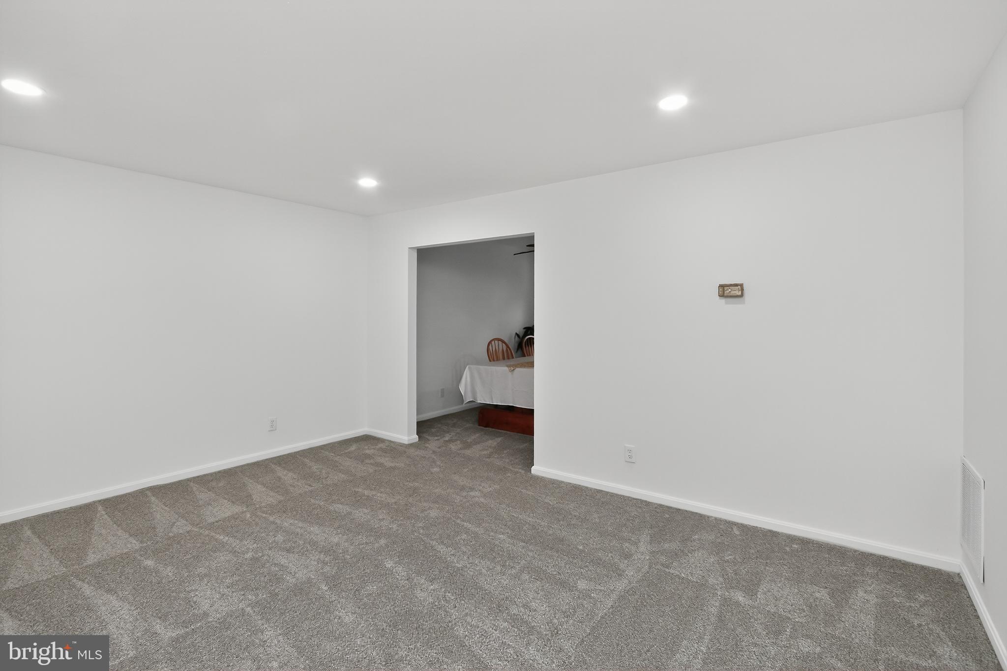 HERITAGE OAKS - Residential