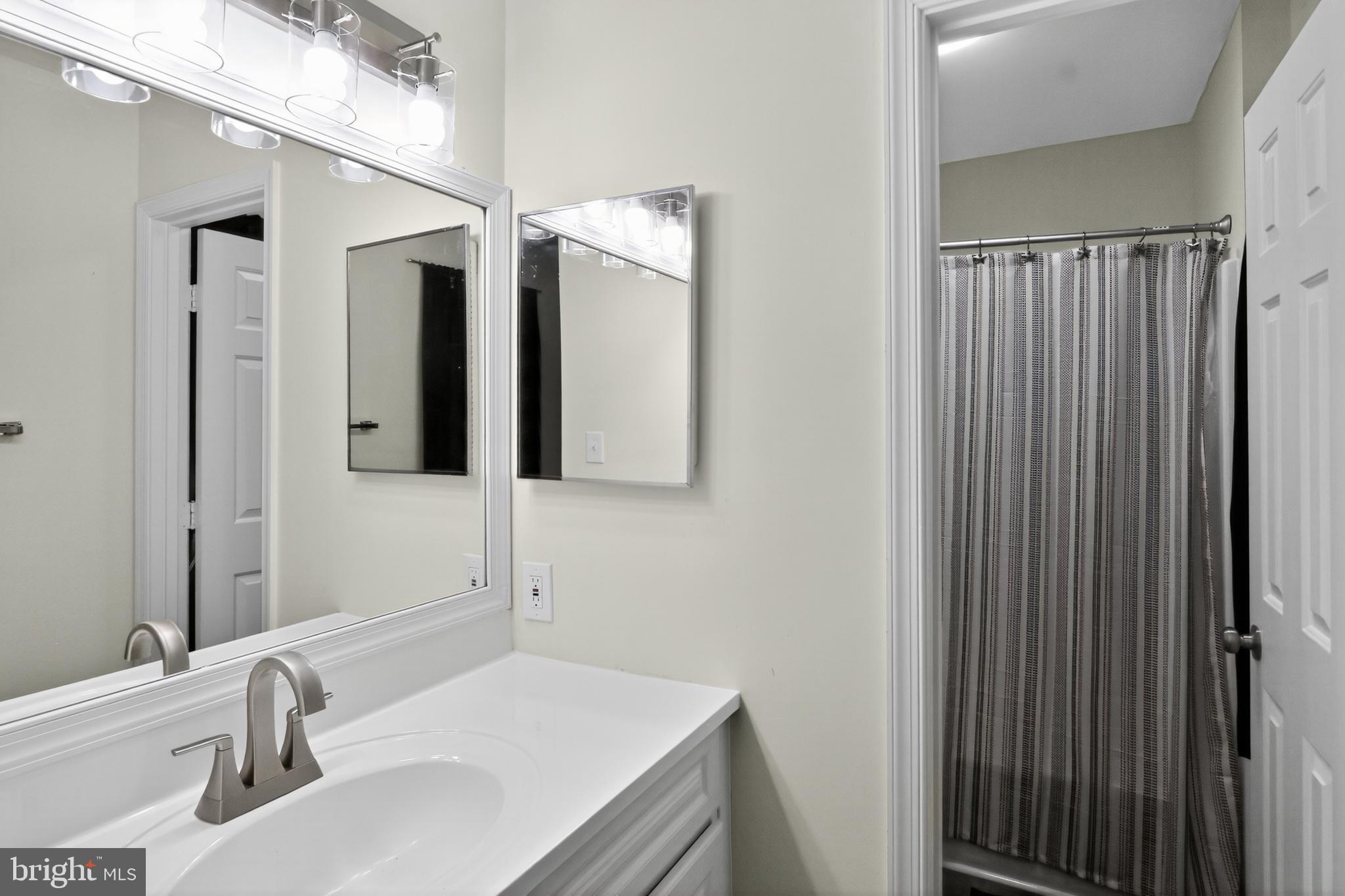 HERITAGE OAKS - Residential