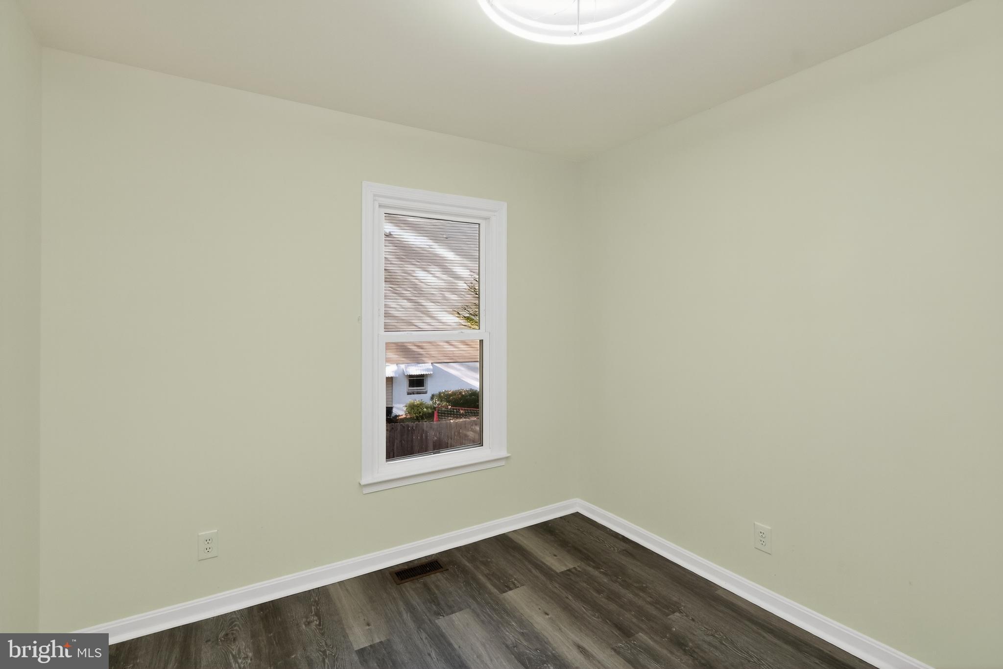 HERITAGE OAKS - Residential