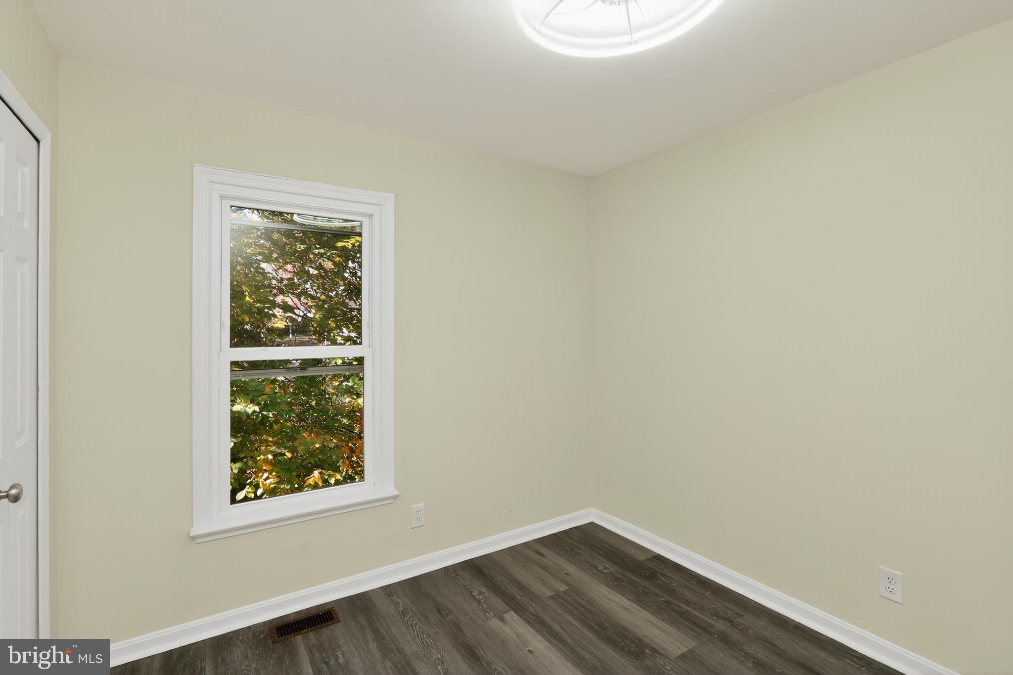 HERITAGE OAKS - Residential