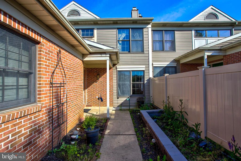 Photo of 1857 Spring Ridge Lane, Lancaster, PA 17603 (MLS # PALA2050908)