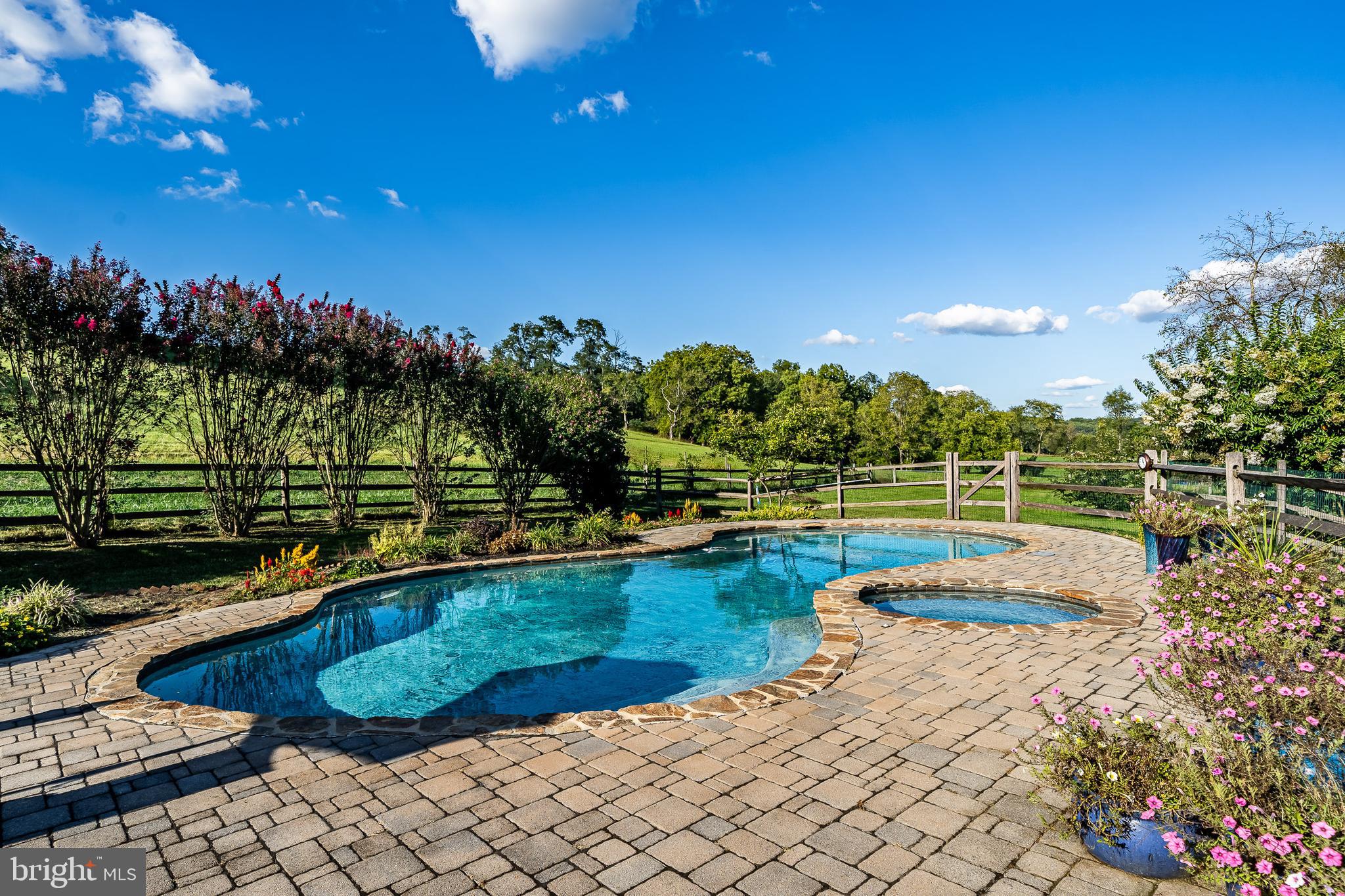 CHESHIRE HUNT - Residential