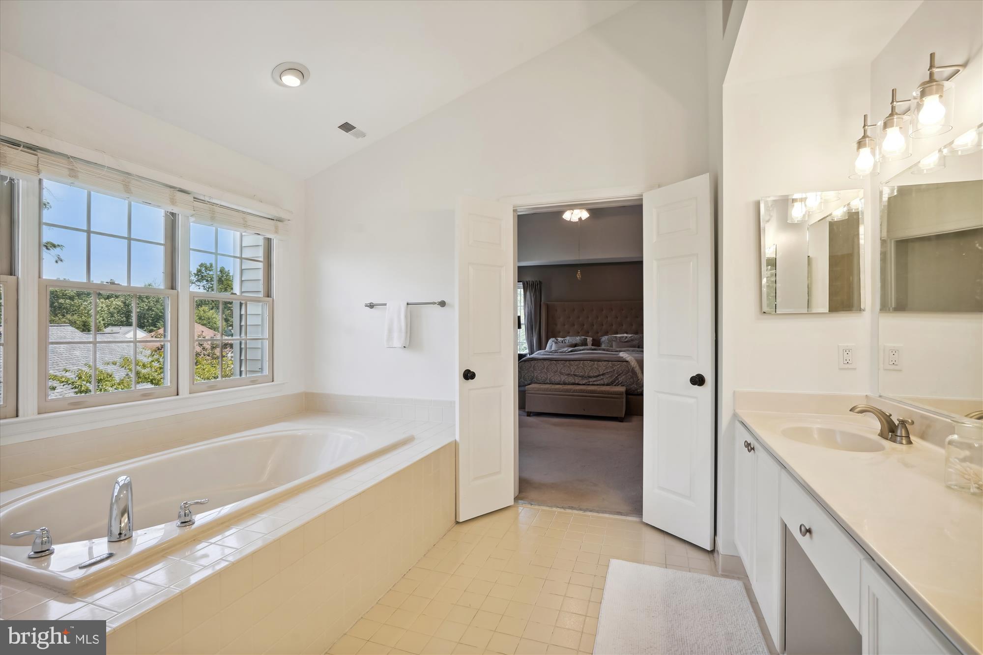 MIDDLEFORD - Residential