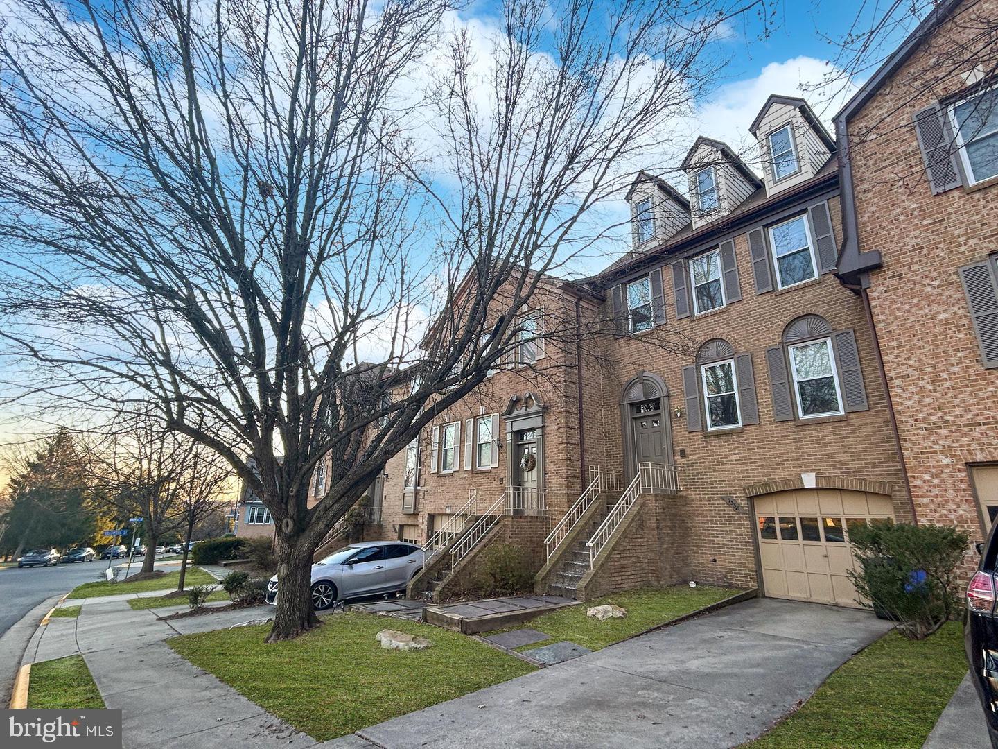 7338 MALLORY LANE