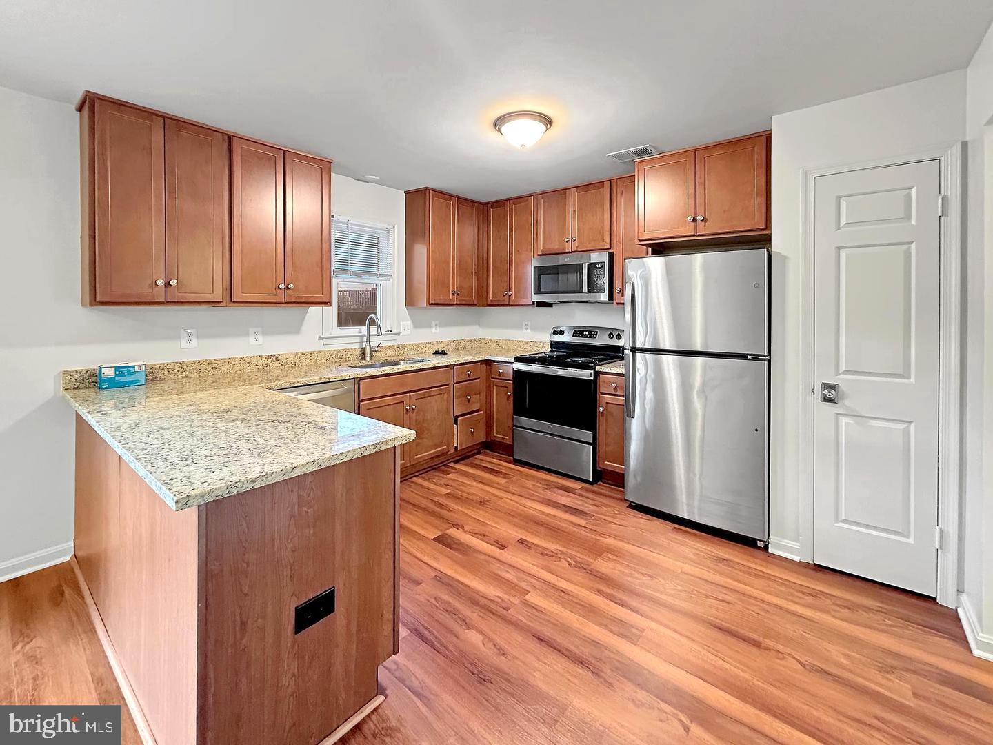 7338 MALLORY LANE