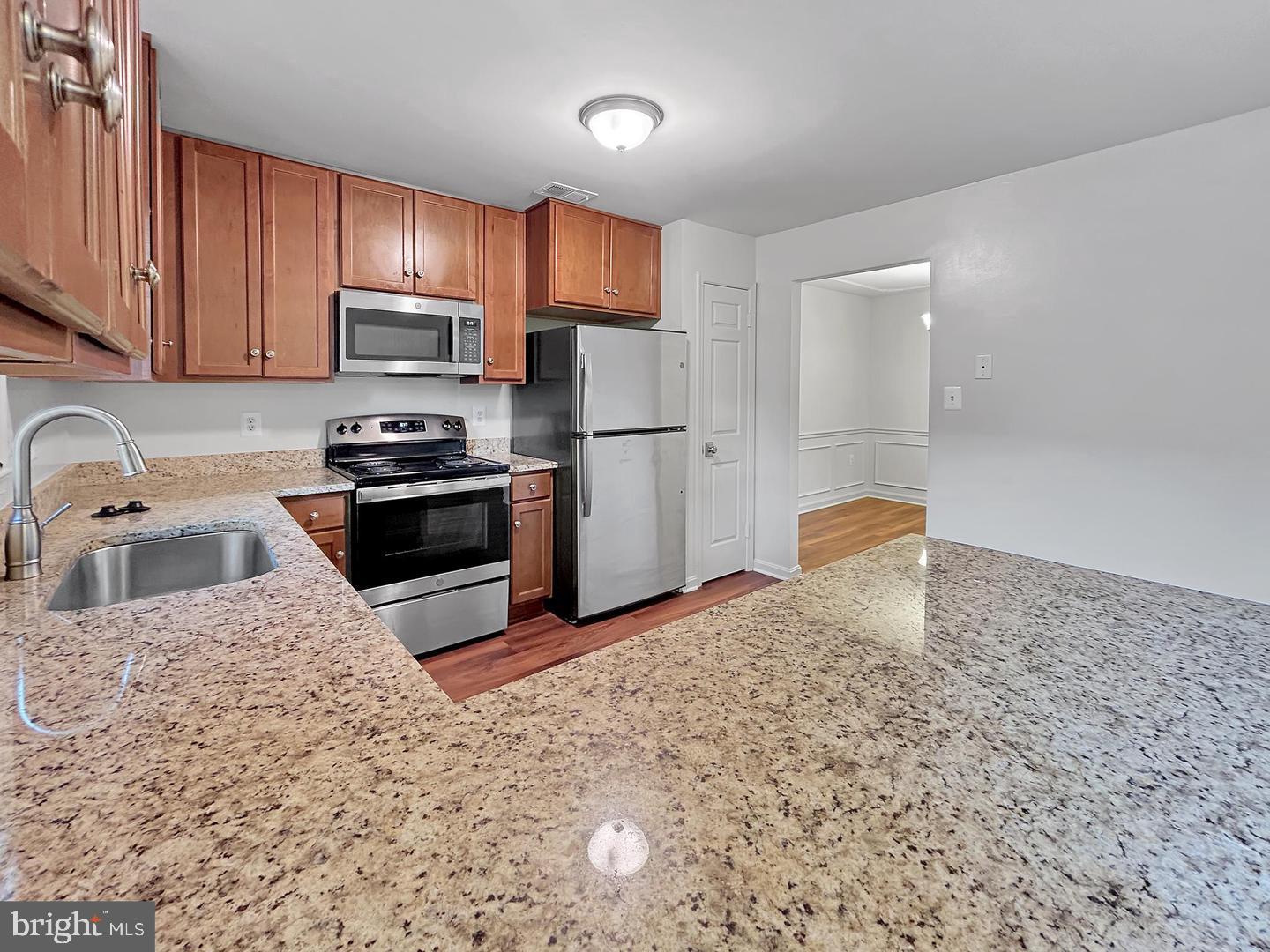 7338 MALLORY LANE