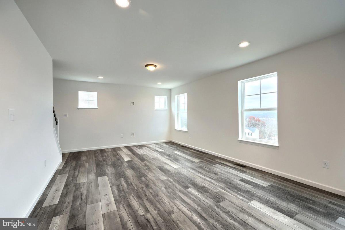 STONE MILL ESTATES - Residential