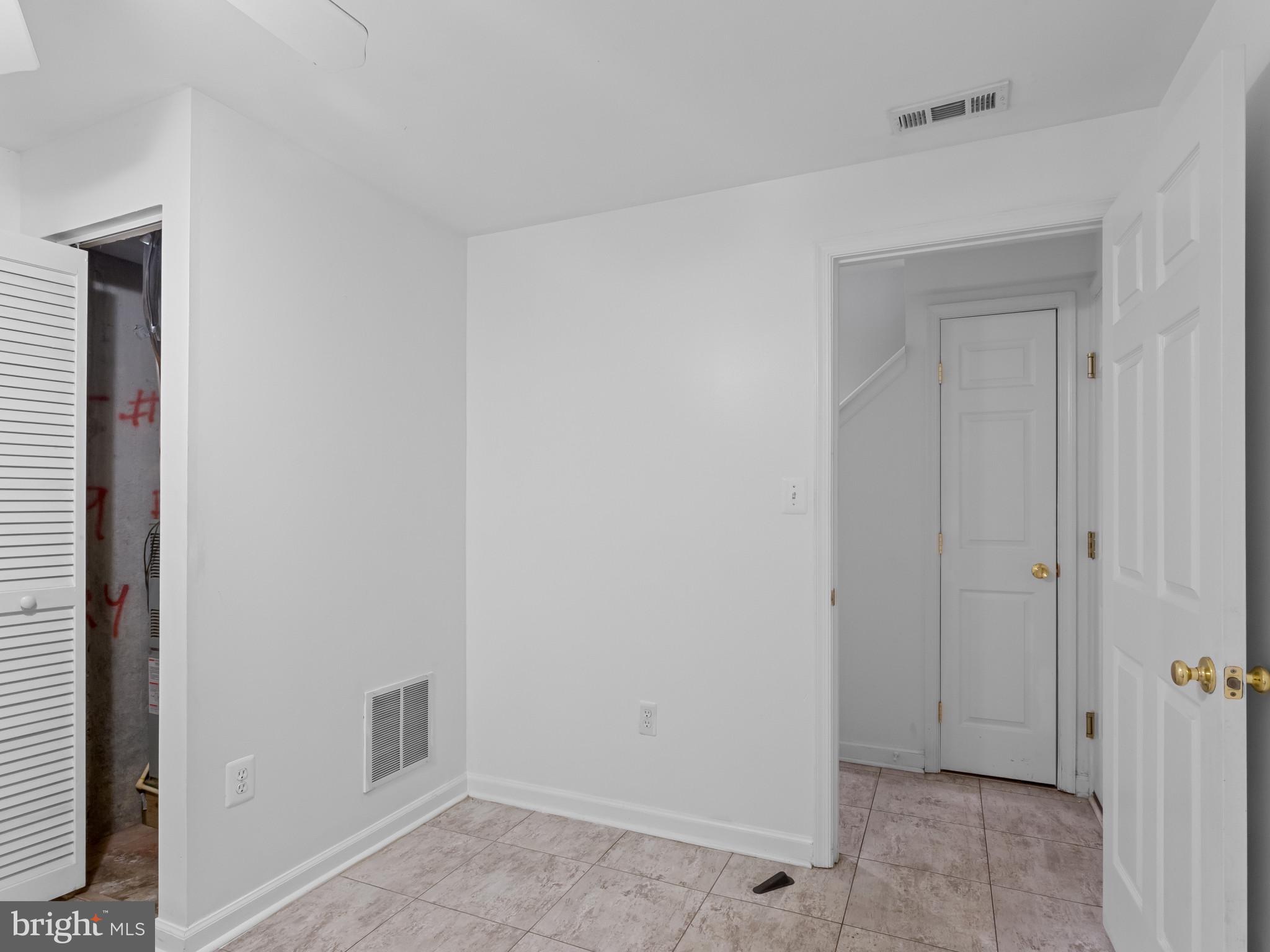 CROMWELL FOUNTAIN - Residential Lease