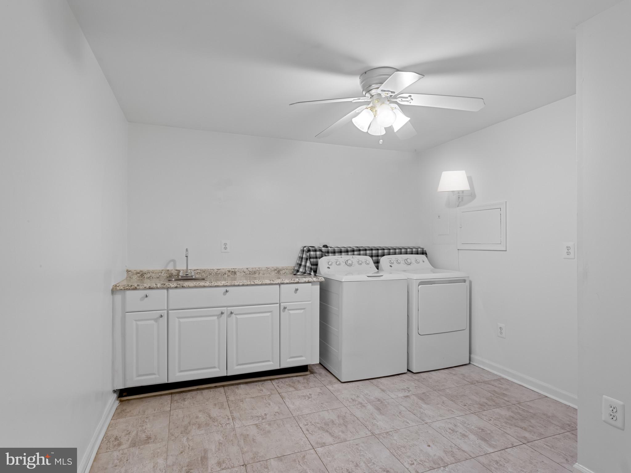 CROMWELL FOUNTAIN - Residential Lease