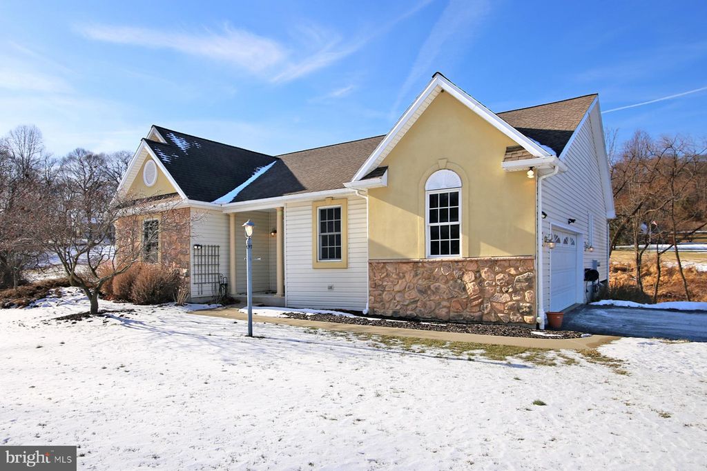 Photo of 805 Mount Wilson Rd, LEBANON, PA 17042 (MLS # PALN2024434)