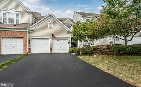 Photo of 216 N Caldwell Circle, DOWNINGTOWN, PA 19335 (MLS # PACT2109400) Photo of 216 N Caldwell Circle, DOWNINGTOWN, PA 19335 (MLS # PACT2109400)
