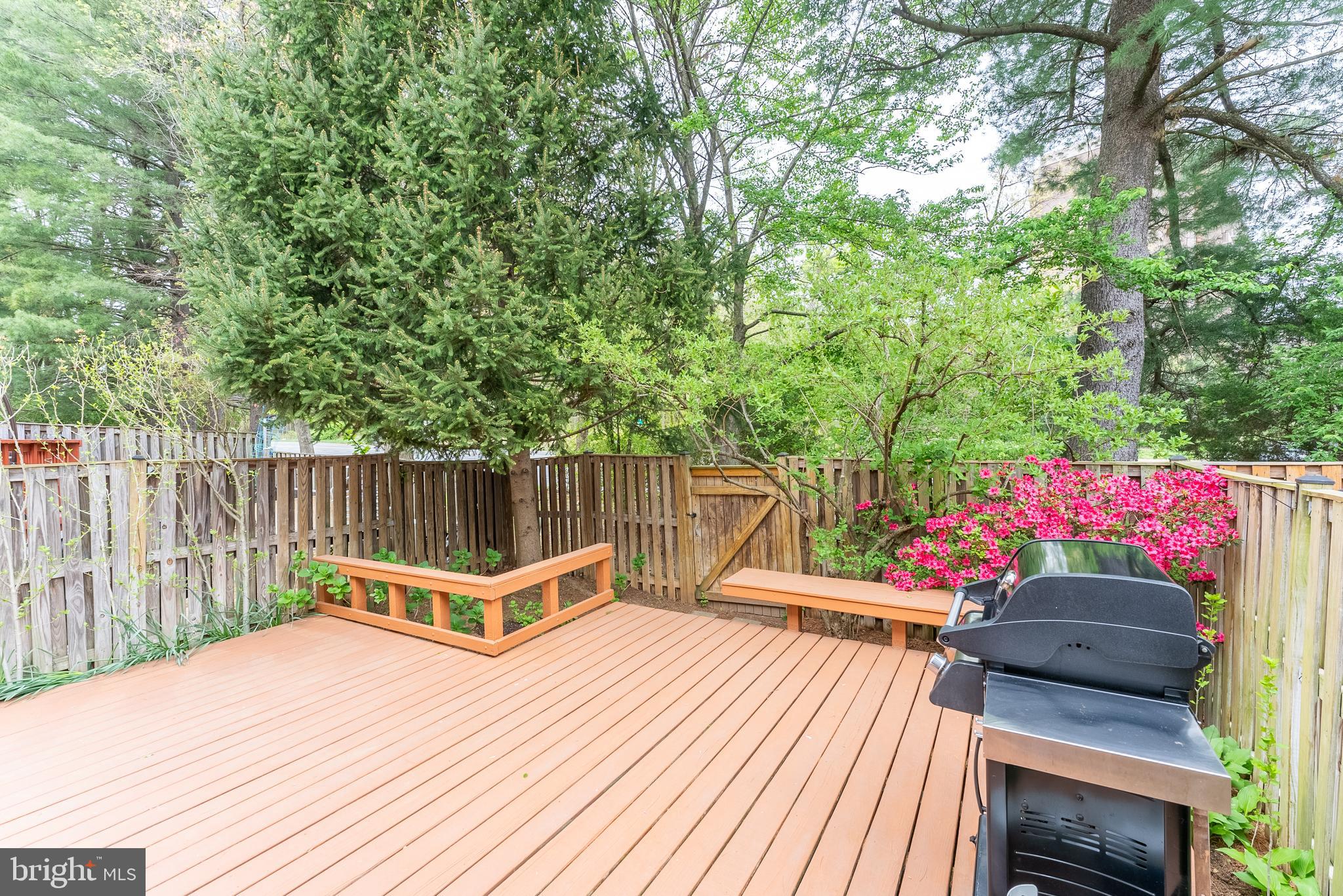 CIRCLE WOODS - Residential