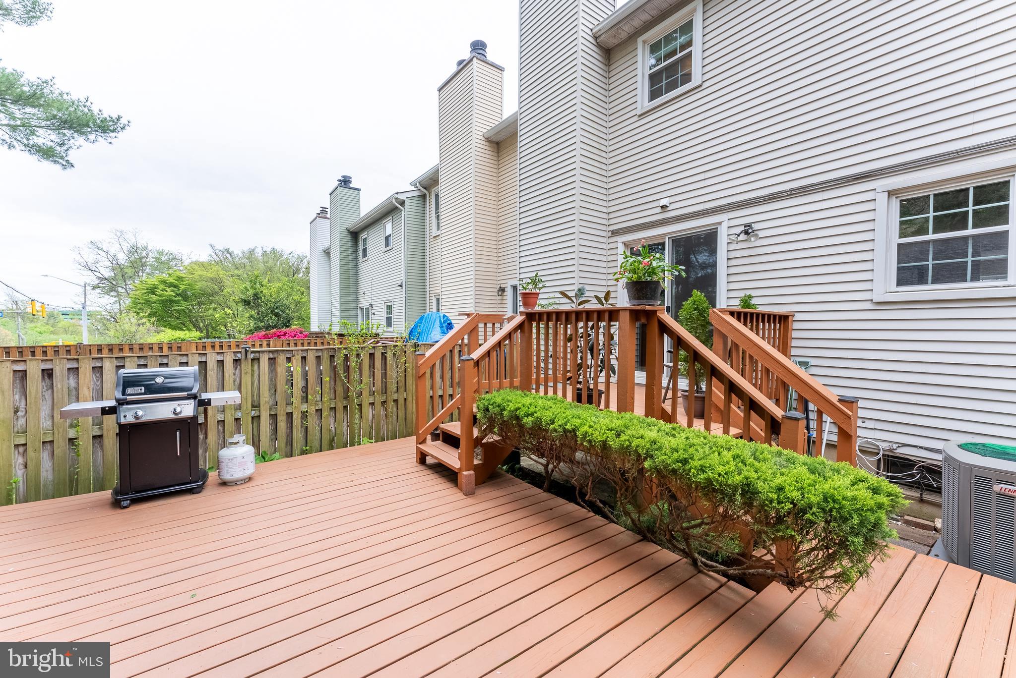 CIRCLE WOODS - Residential