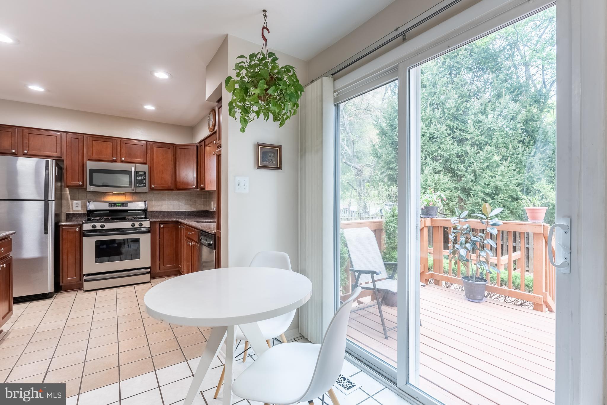 CIRCLE WOODS - Residential